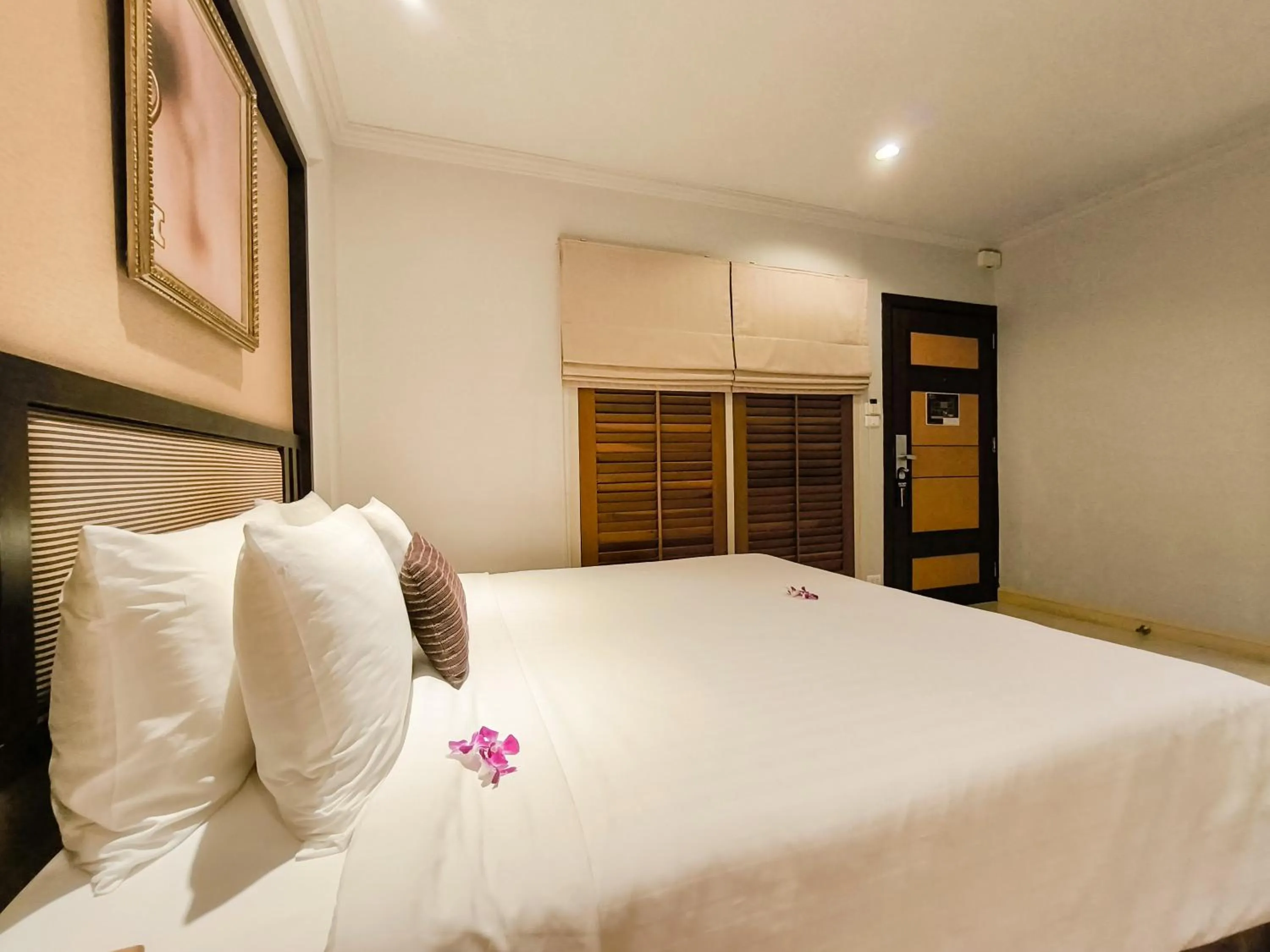 Bed in The Key Bangkok Hotel