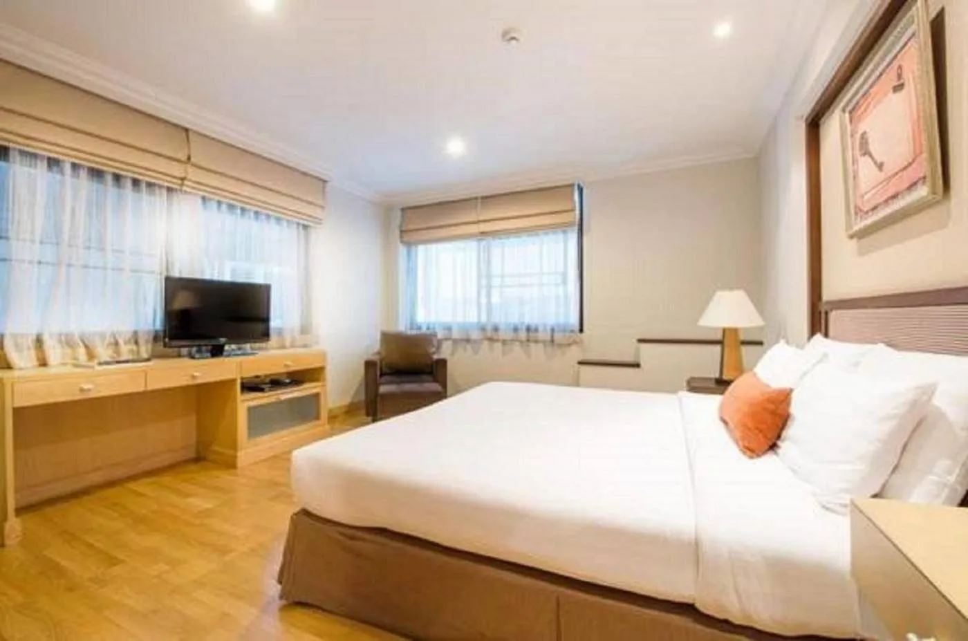 Bed in The Key Bangkok Hotel