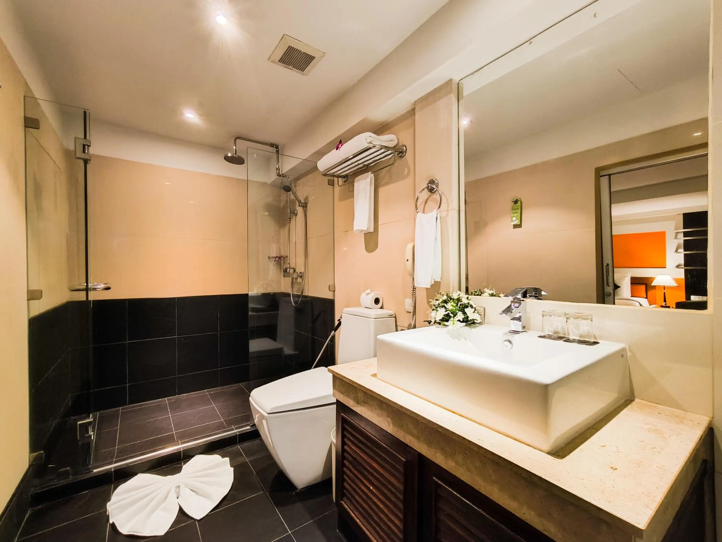 Shower in The Key Bangkok Hotel