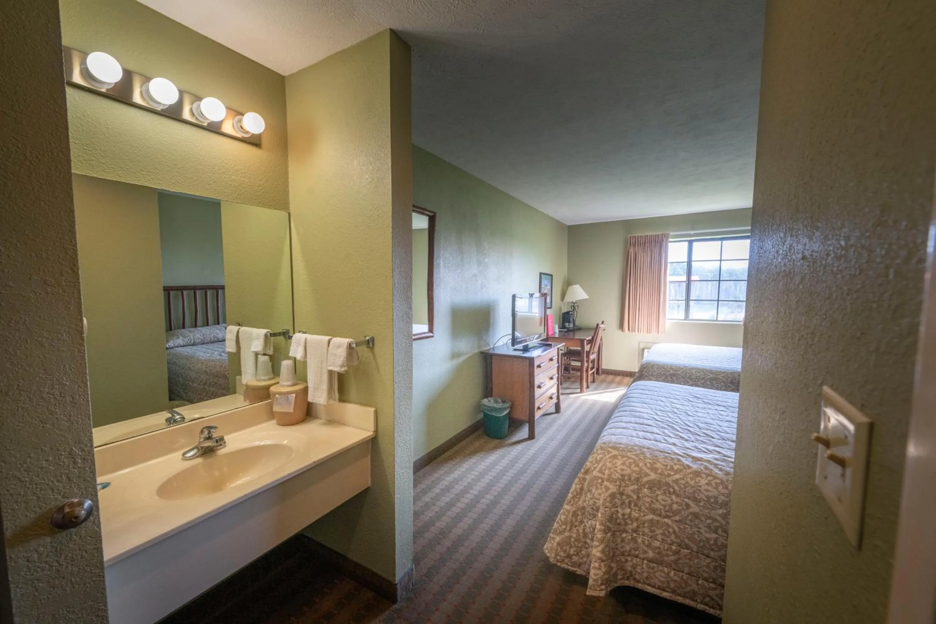 Photo of the whole room, Bed in Santa's Lodge