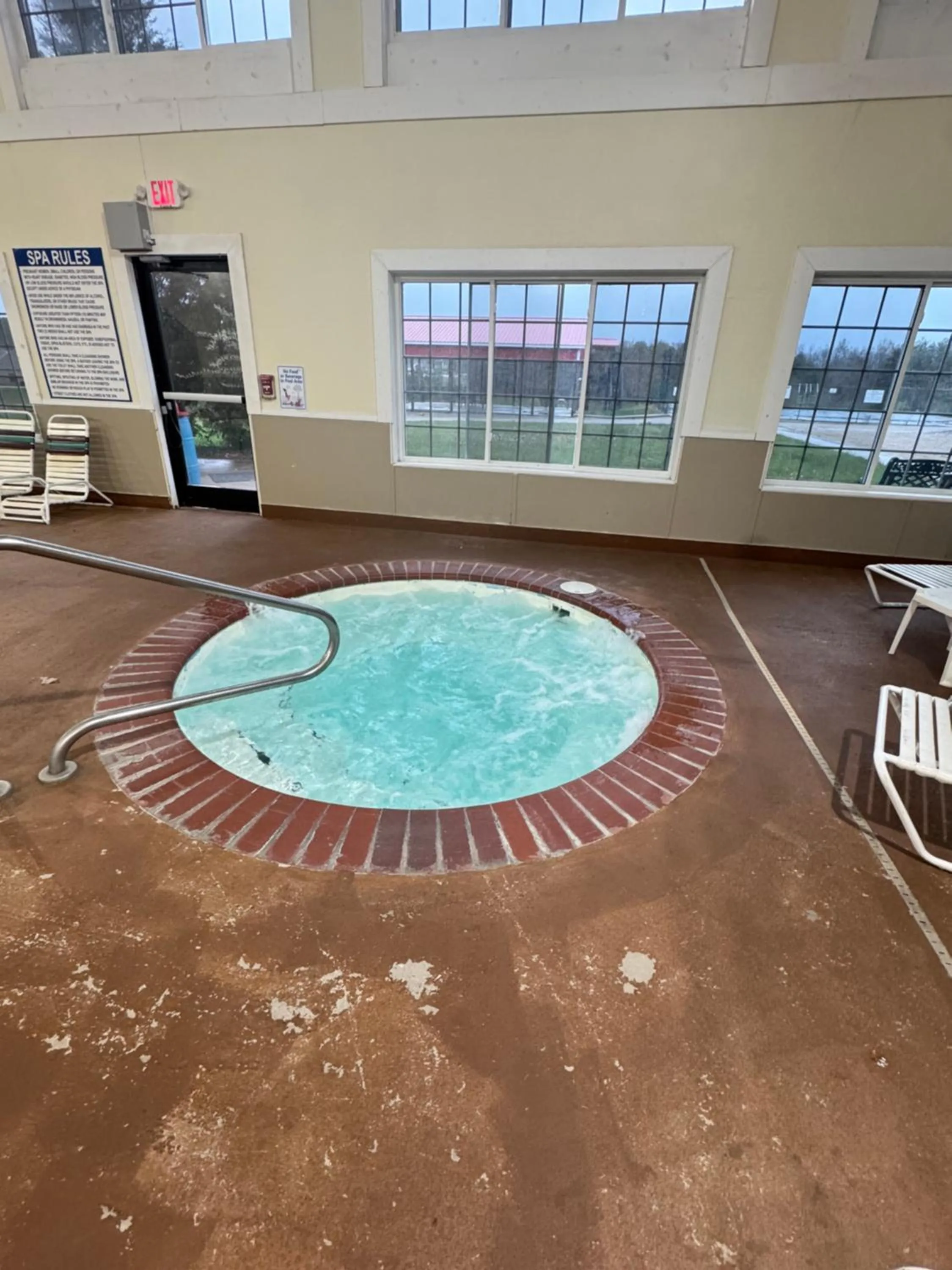 Hot Tub in Santa's Lodge