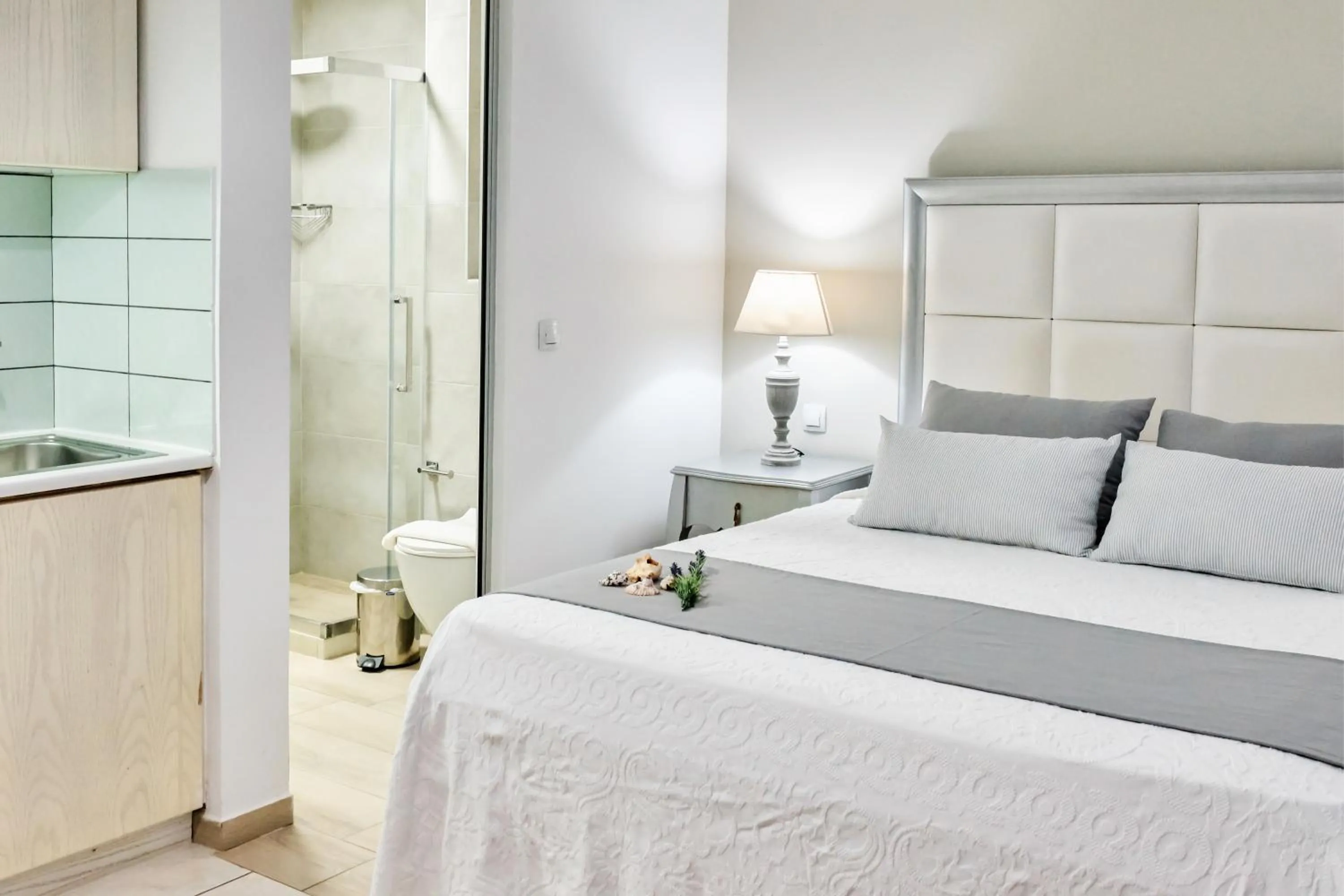 Bedroom, Bed in Villa Mare Monte ApartHotel