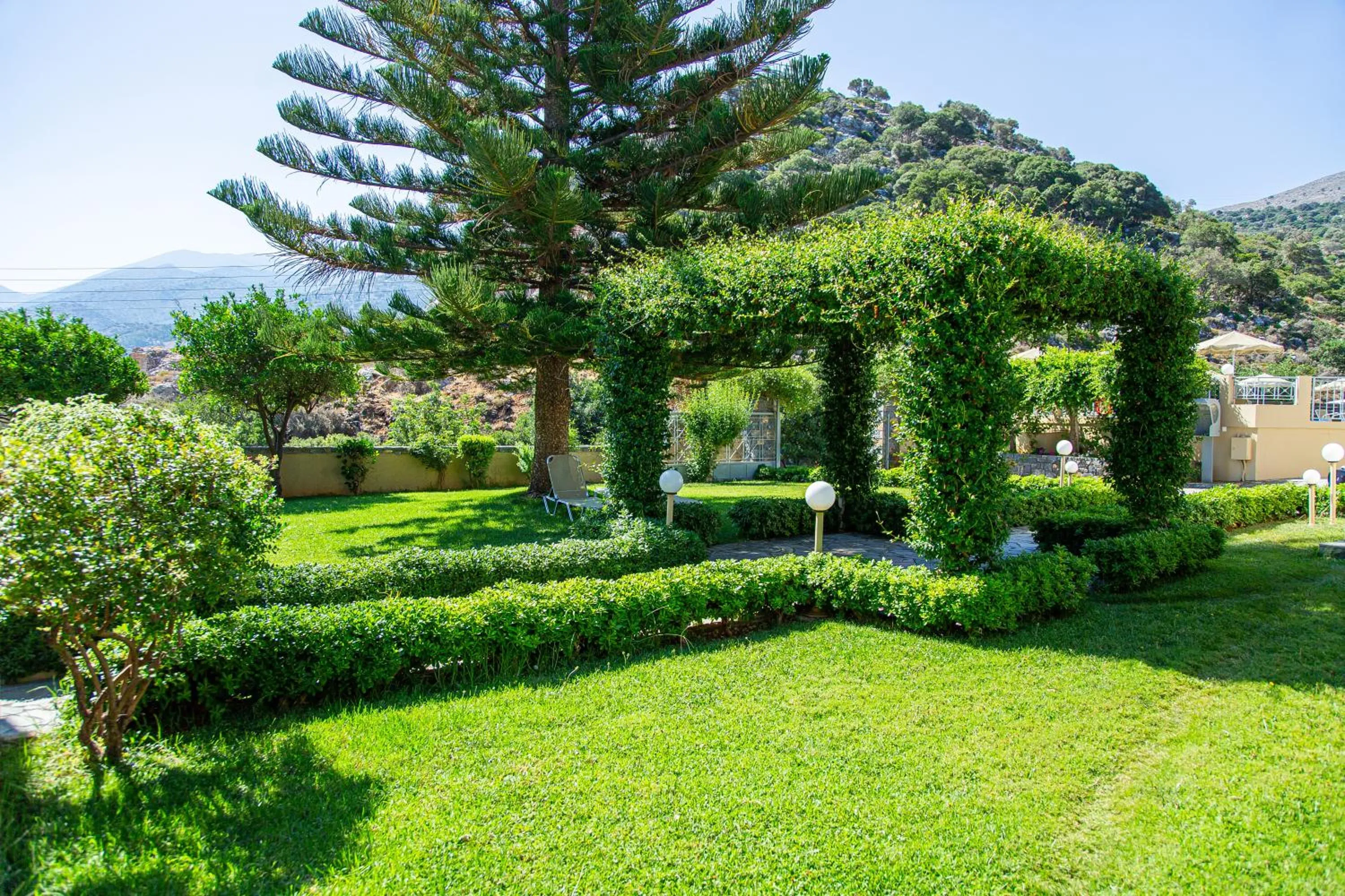 Garden in Villa Mare Monte ApartHotel