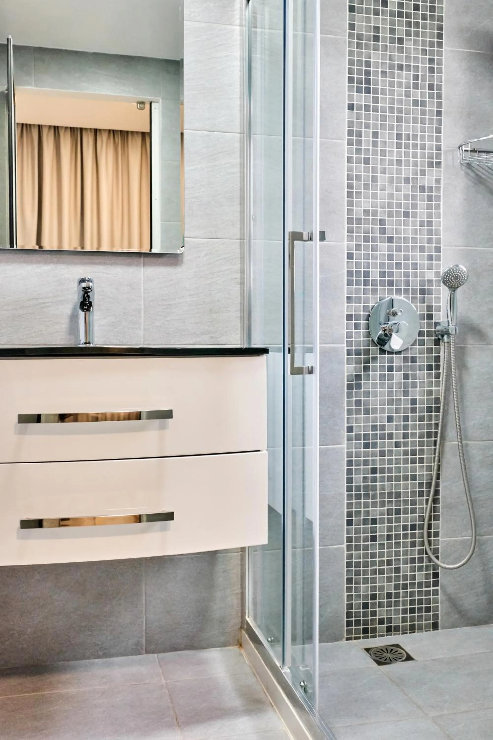 Bathroom in Villa Mare Monte ApartHotel