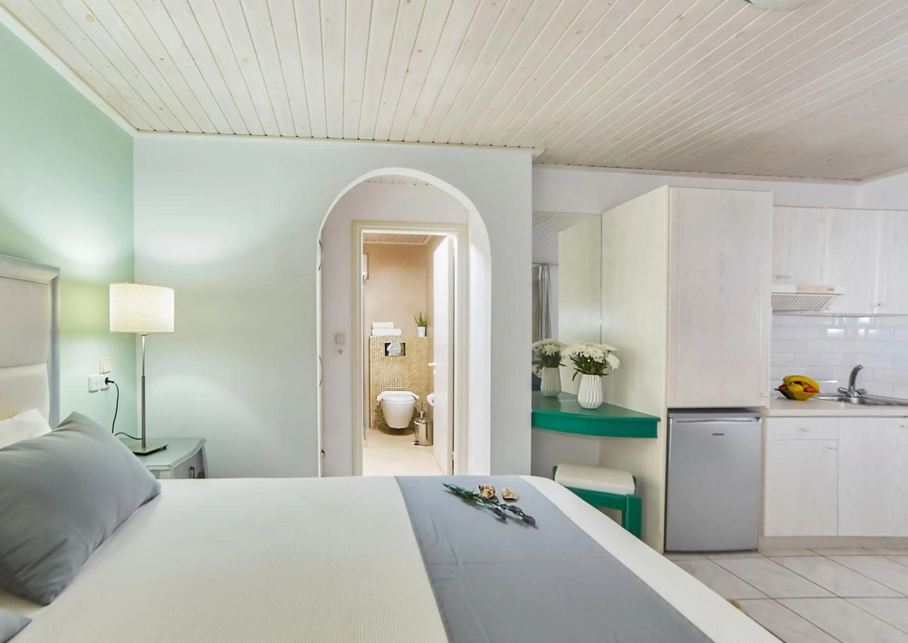 Photo of the whole room, Bed in Villa Mare Monte ApartHotel