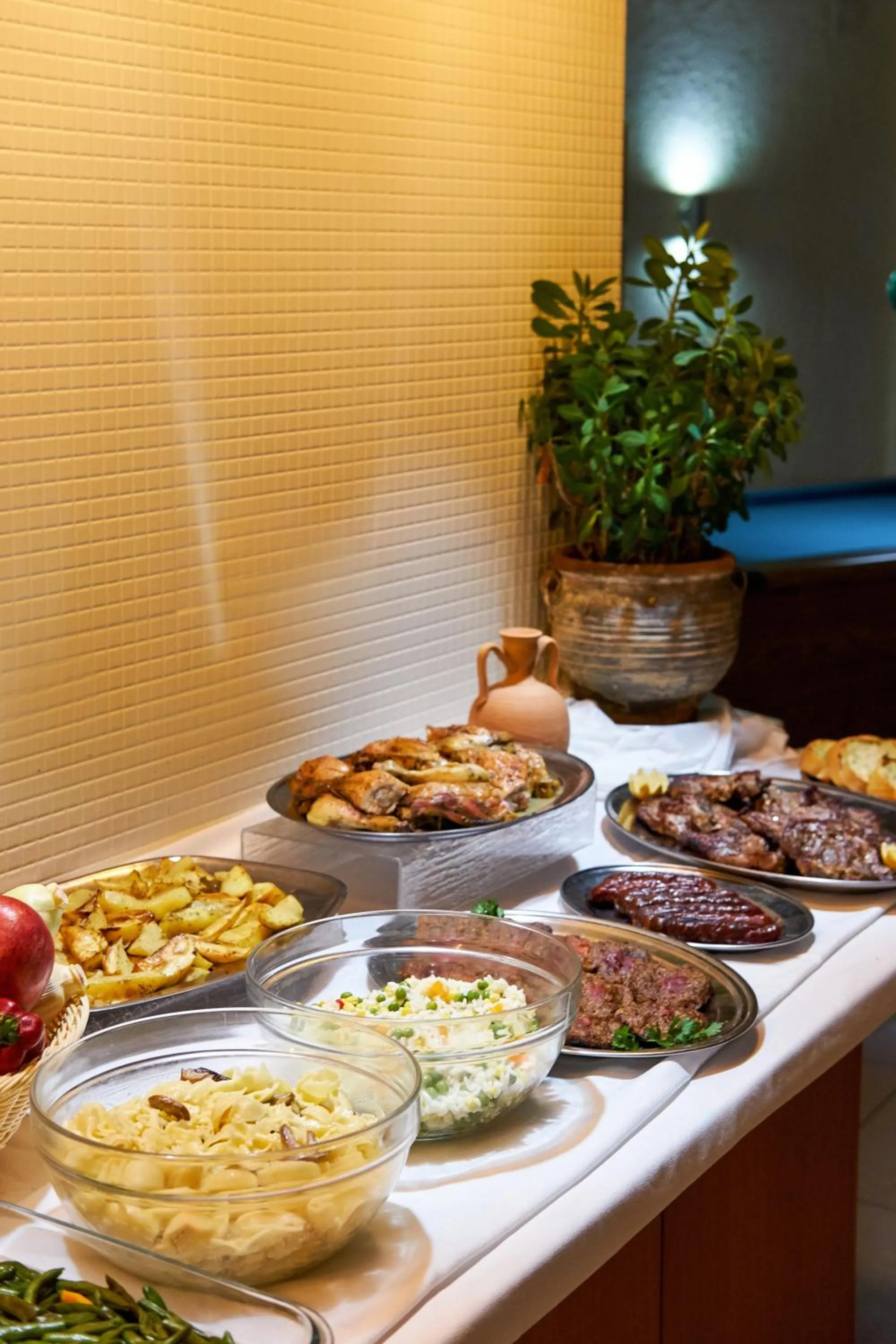 Restaurant/places to eat in Villa Mare Monte ApartHotel