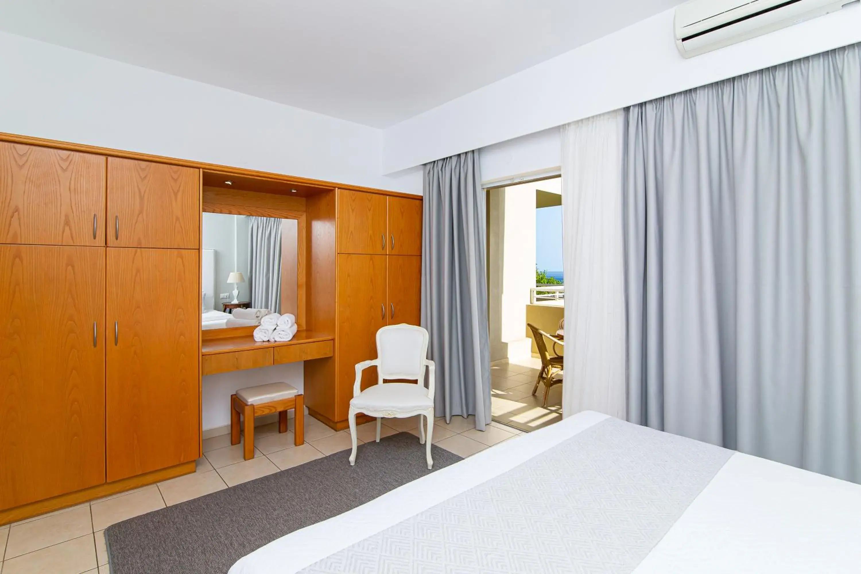 Bedroom, Bed in Villa Mare Monte ApartHotel Bedroom, Bed in Villa Mare Monte ApartHotel