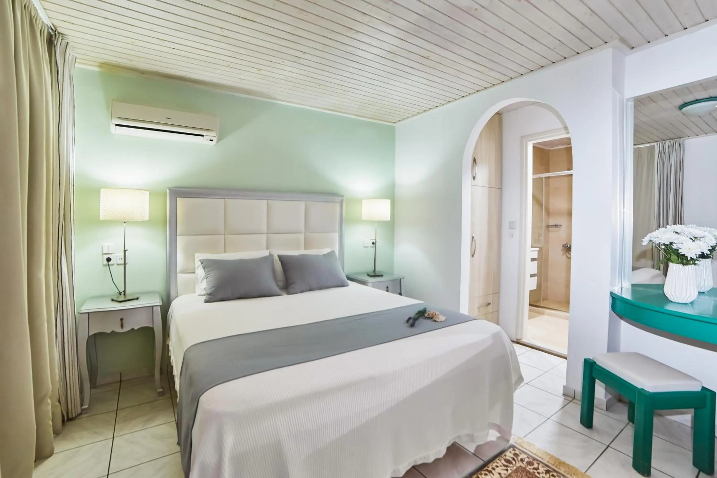 Bedroom, Bed in Villa Mare Monte ApartHotel