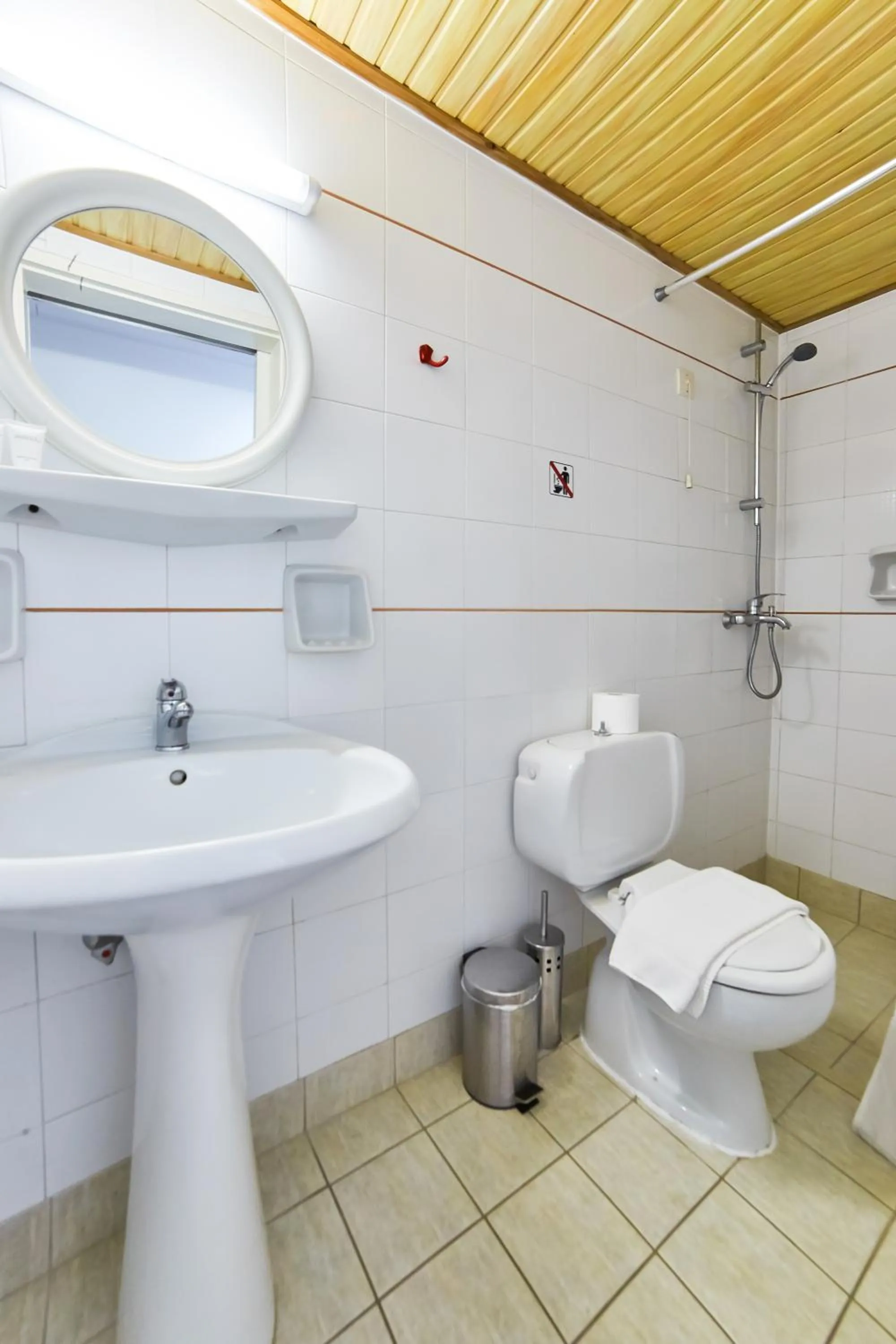 Bathroom in Villa Mare Monte ApartHotel