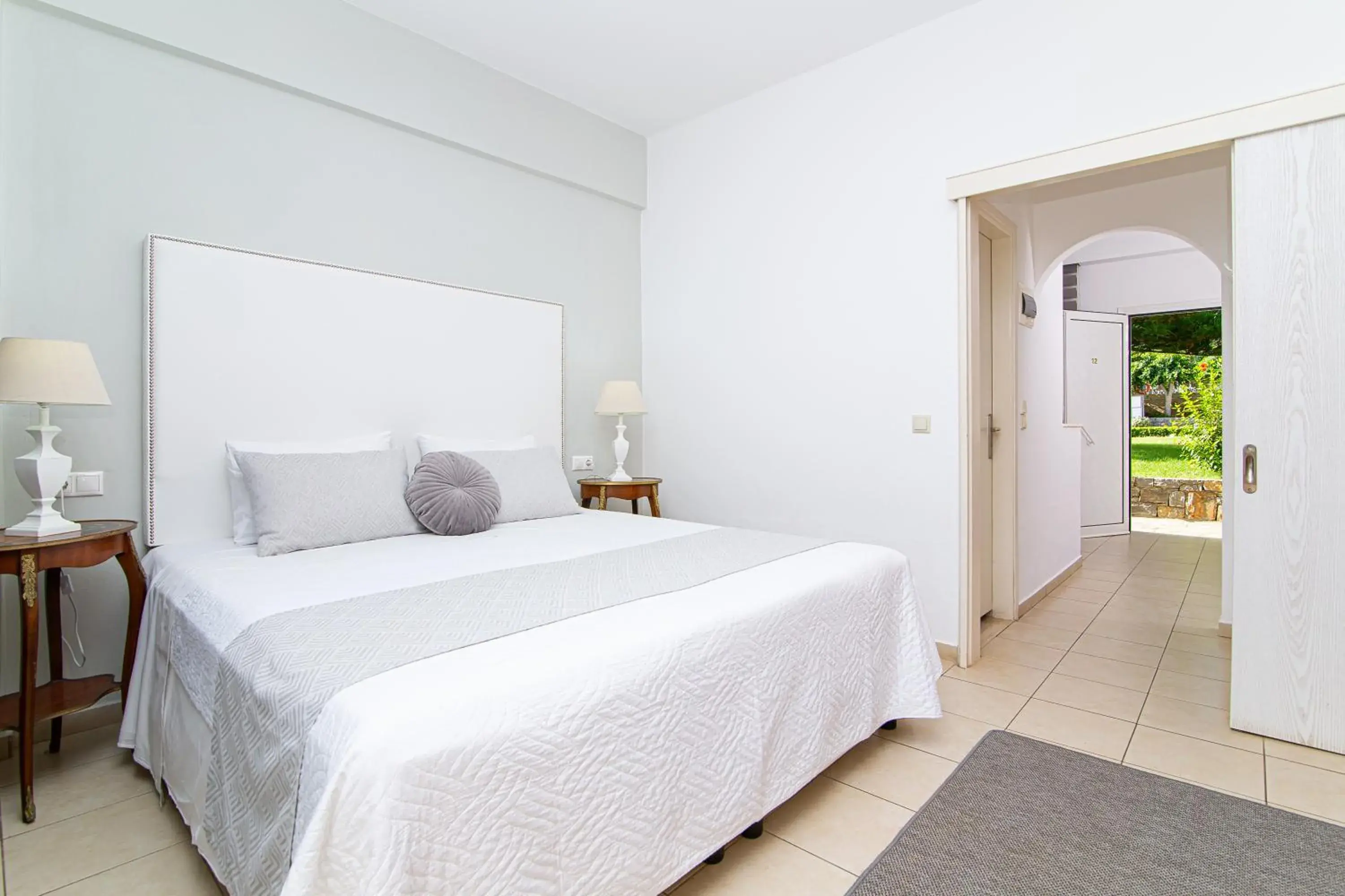 Bedroom, Bed in Villa Mare Monte ApartHotel Bedroom, Bed in Villa Mare Monte ApartHotel