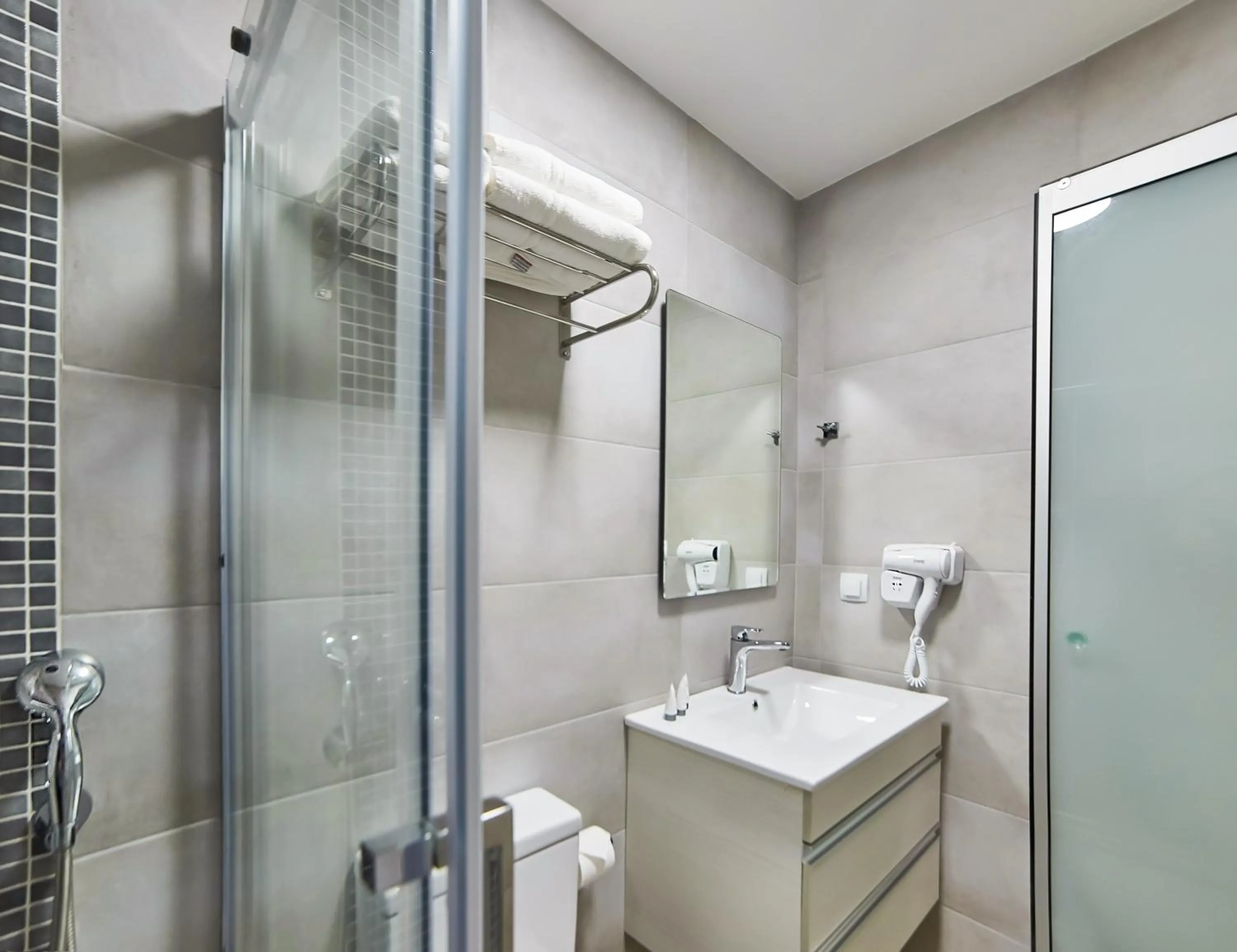 Bathroom in Villa Mare Monte ApartHotel