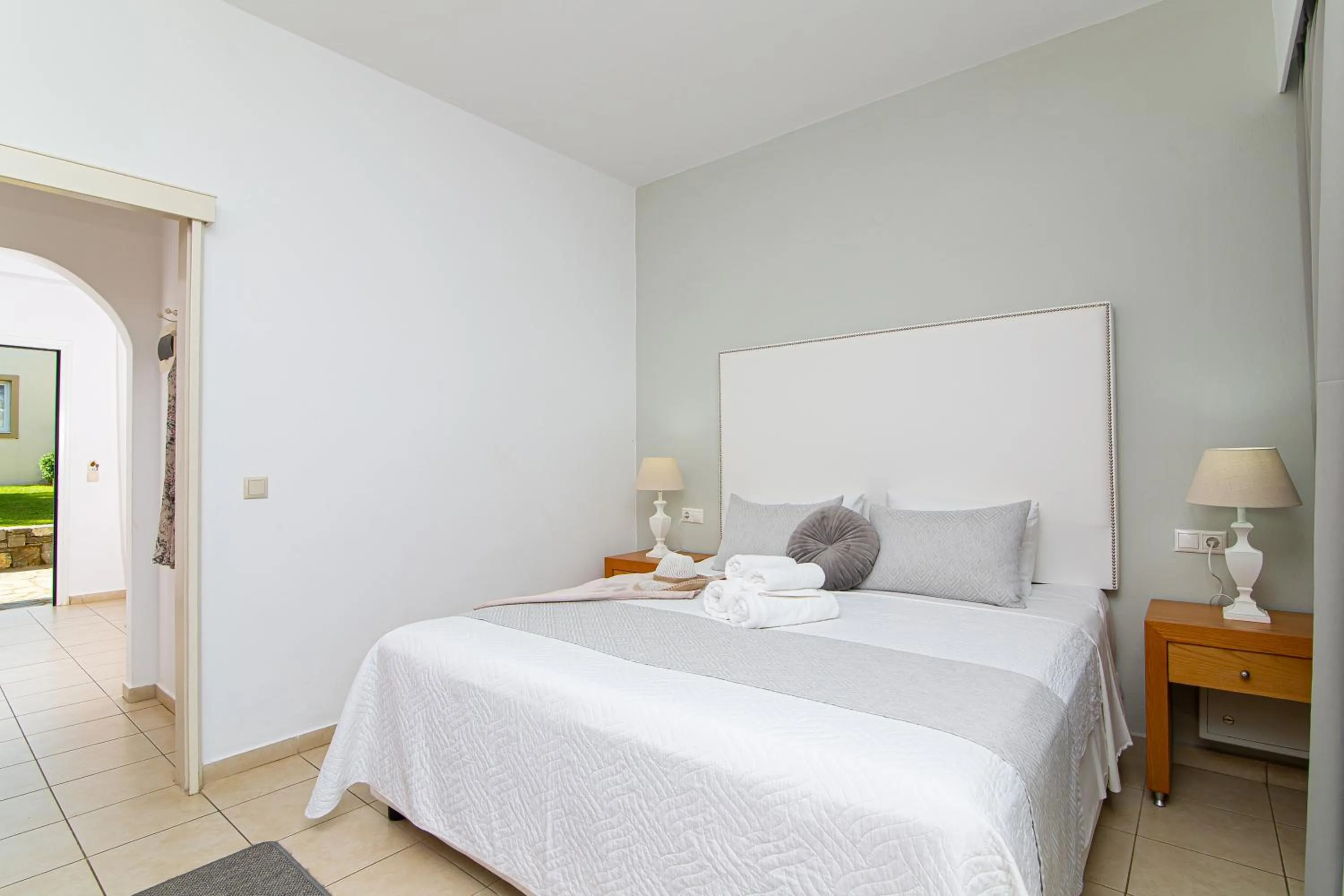 Bedroom, Bed in Villa Mare Monte ApartHotel