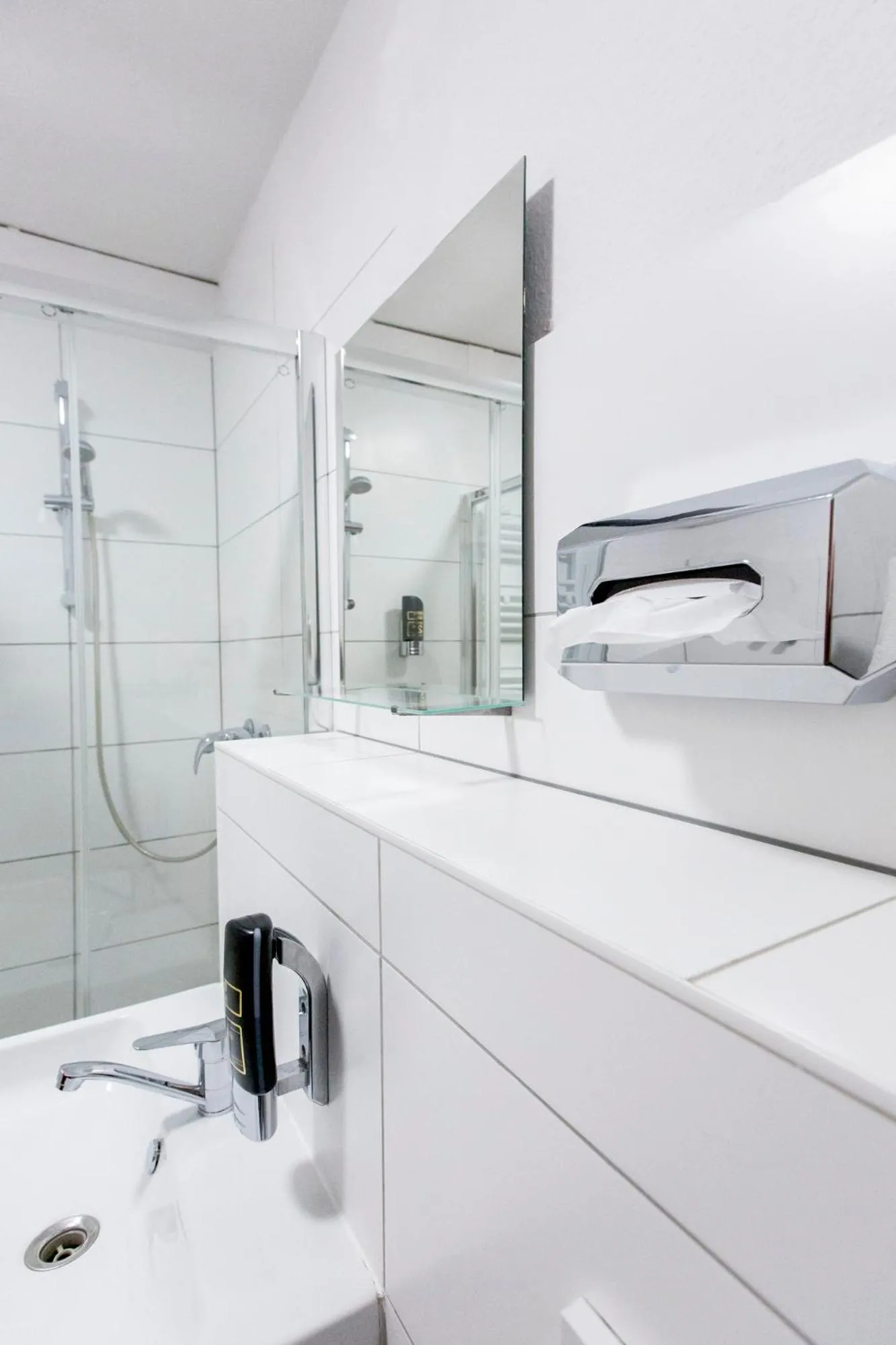 Shower in Hotel-Pension ODIN