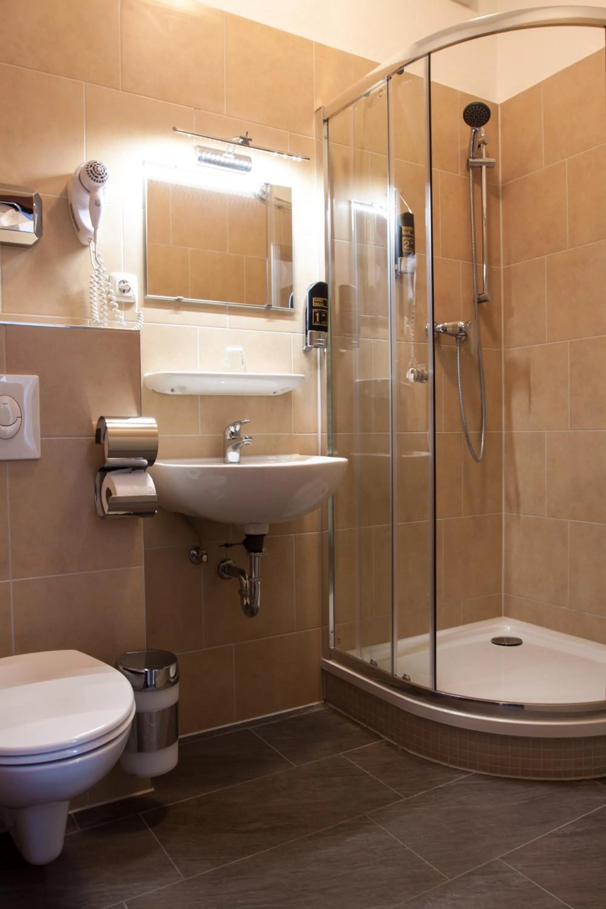 Shower in Hotel-Pension ODIN