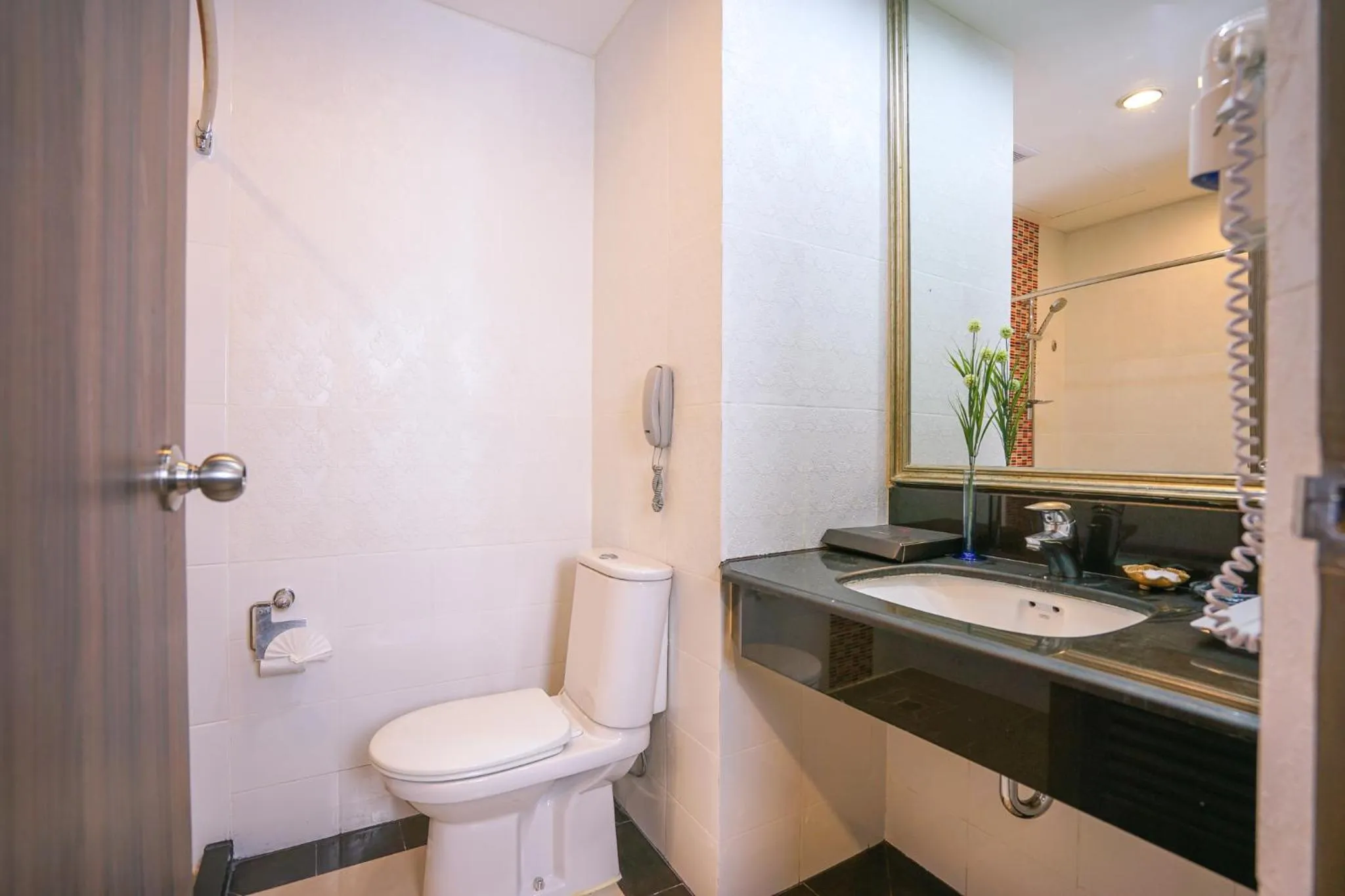 Bathroom in FuramaXclusive Sukhumvit