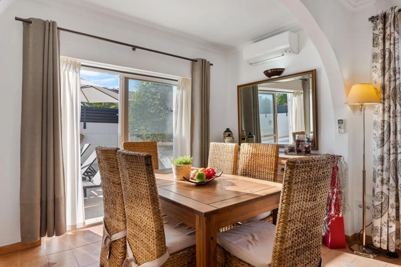 Dining area in Villa Anais - PlusHolidays