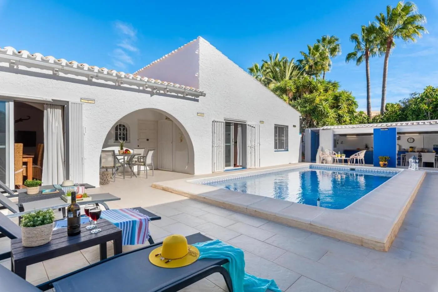 Swimming pool in Villa Anais - PlusHolidays