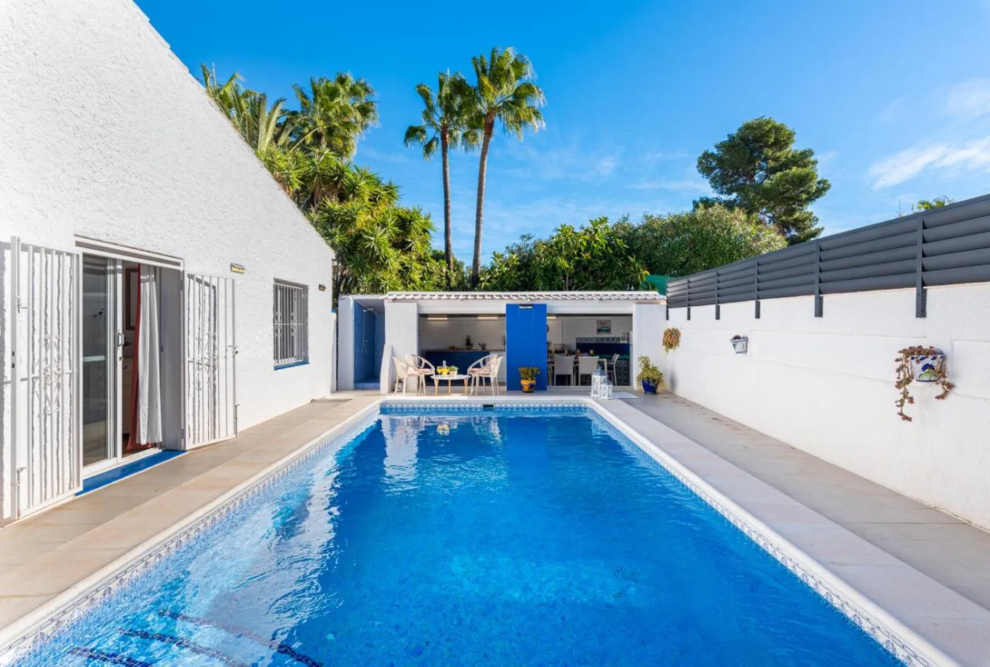Swimming pool in Villa Anais - PlusHolidays
