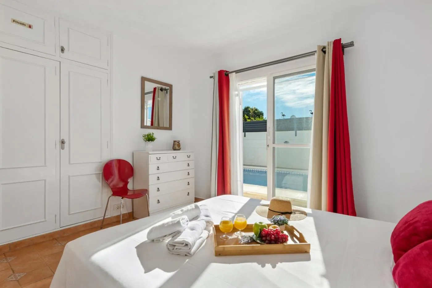 Bathroom, Bed in Villa Anais - PlusHolidays