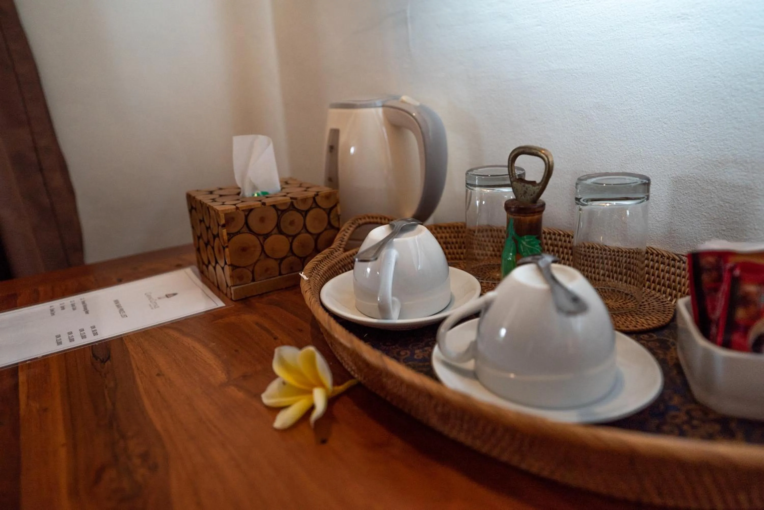 Coffee/tea facilities in Capung Cottages