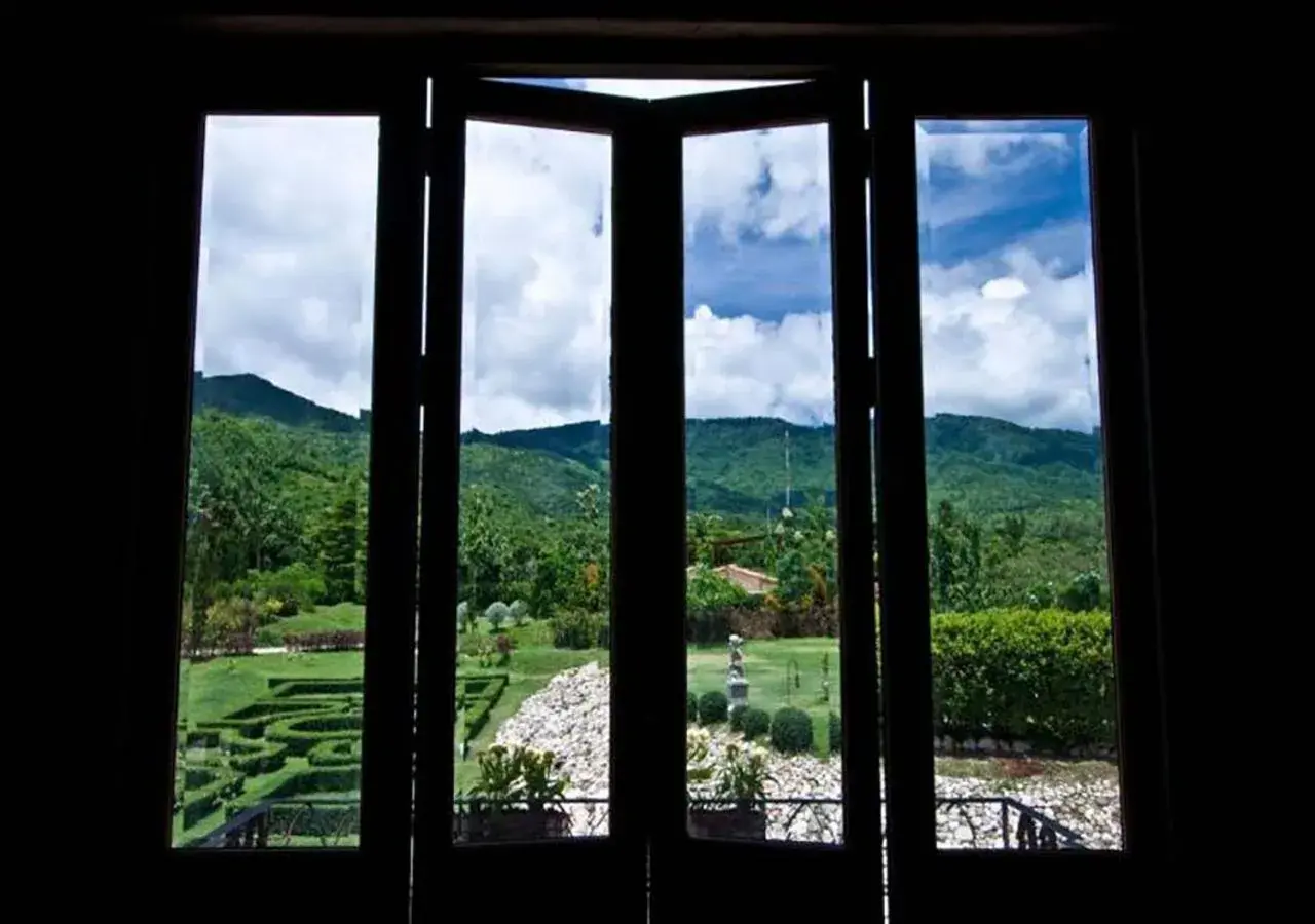 Garden view in La Toscana Garden view in La Toscana