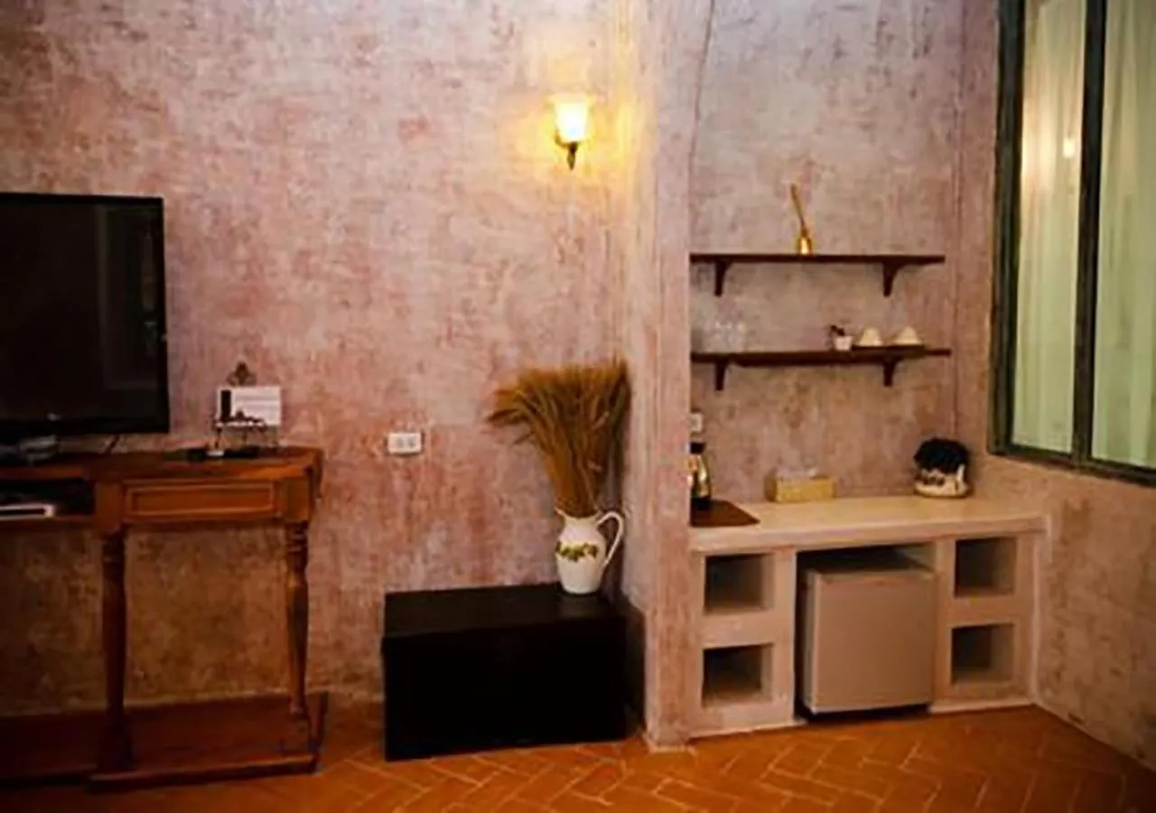 Photo of the whole room in La Toscana