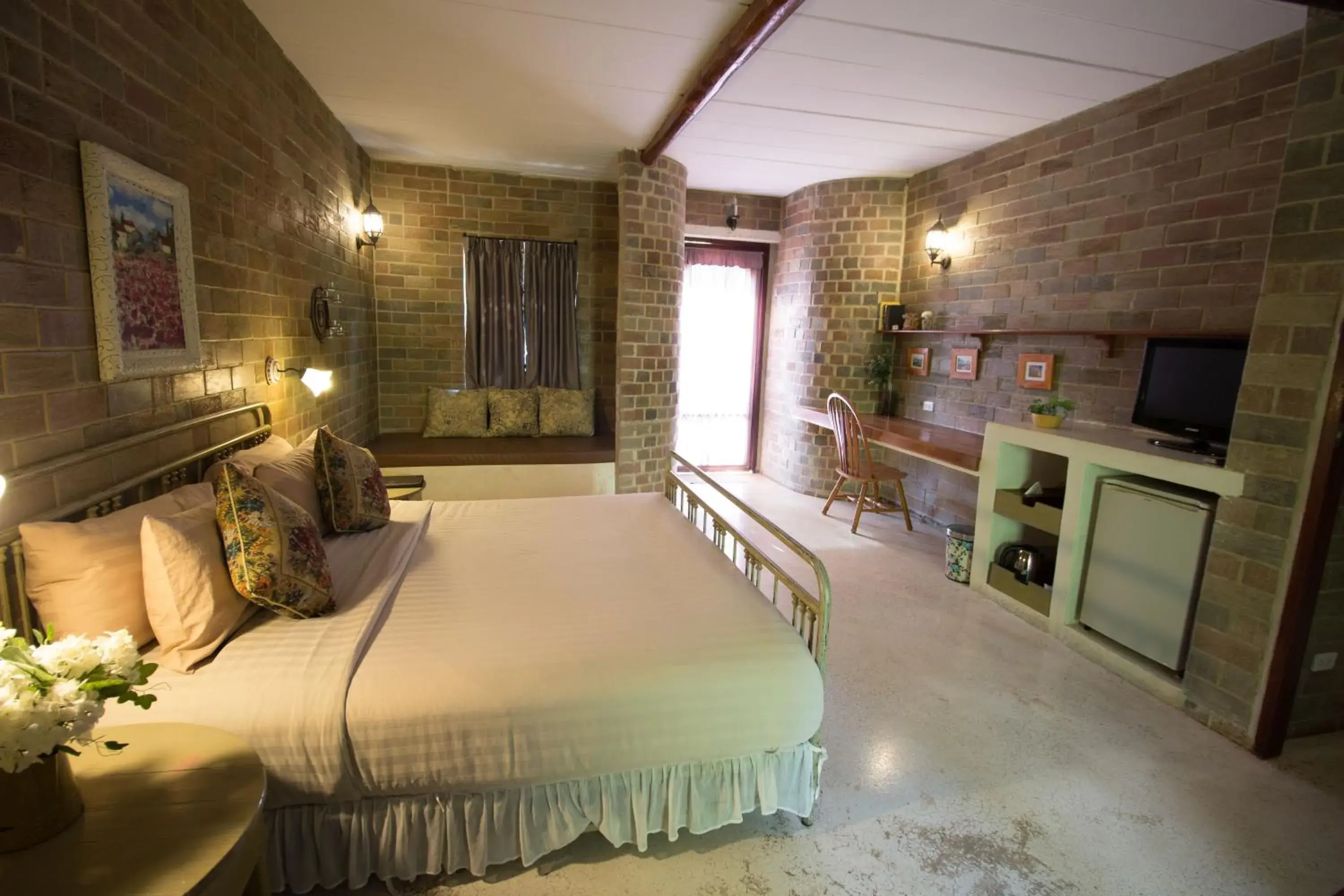 Photo of the whole room, Bed in La Toscana Photo of the whole room, Bed in La Toscana