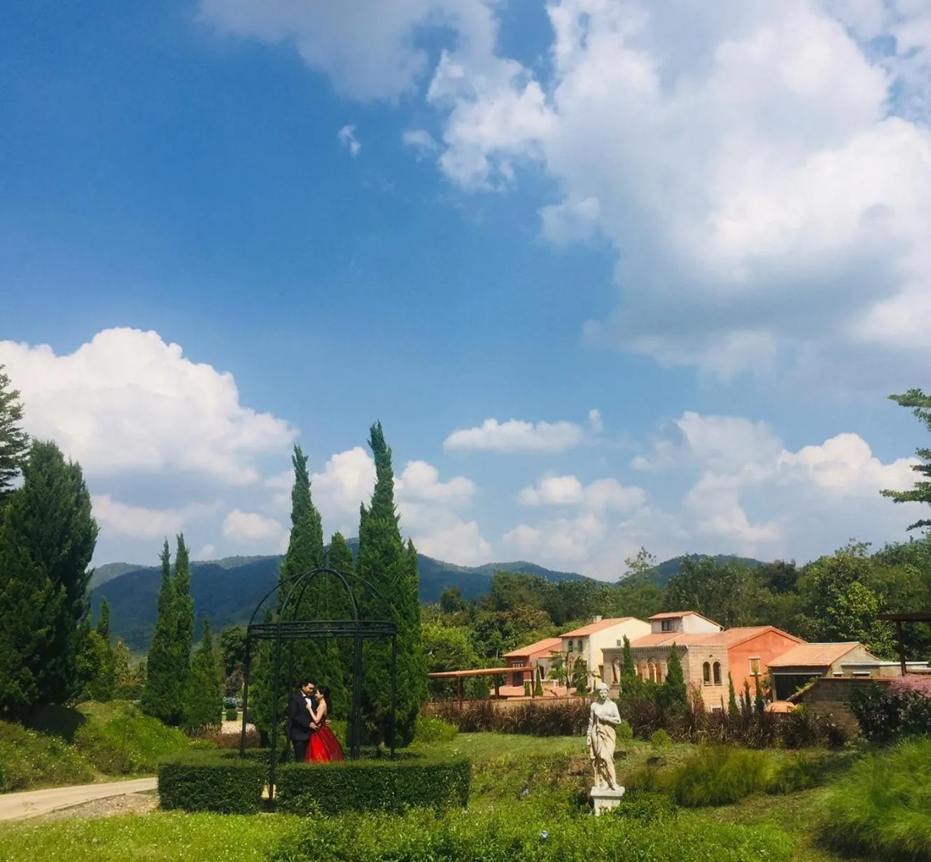 Garden view in La Toscana
