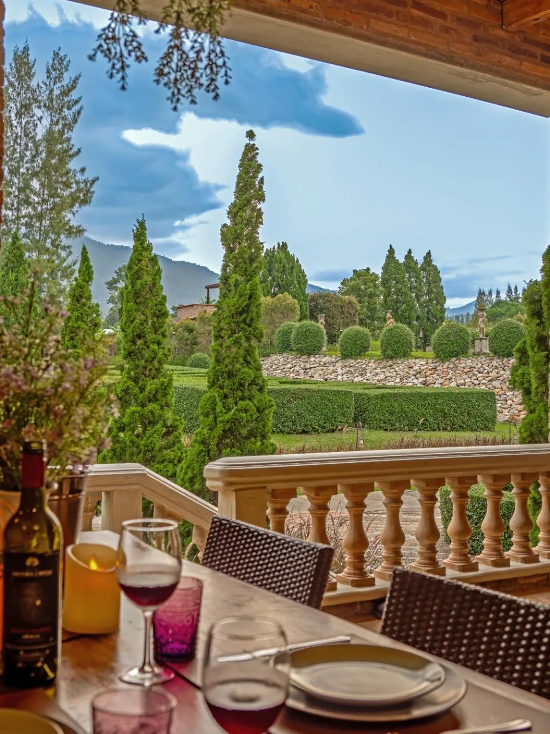 Dining area in La Toscana