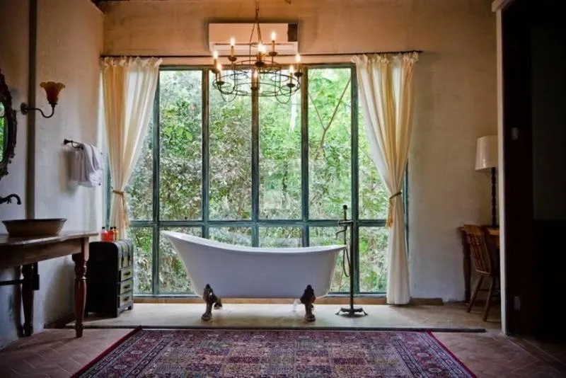 Photo of the whole room in La Toscana