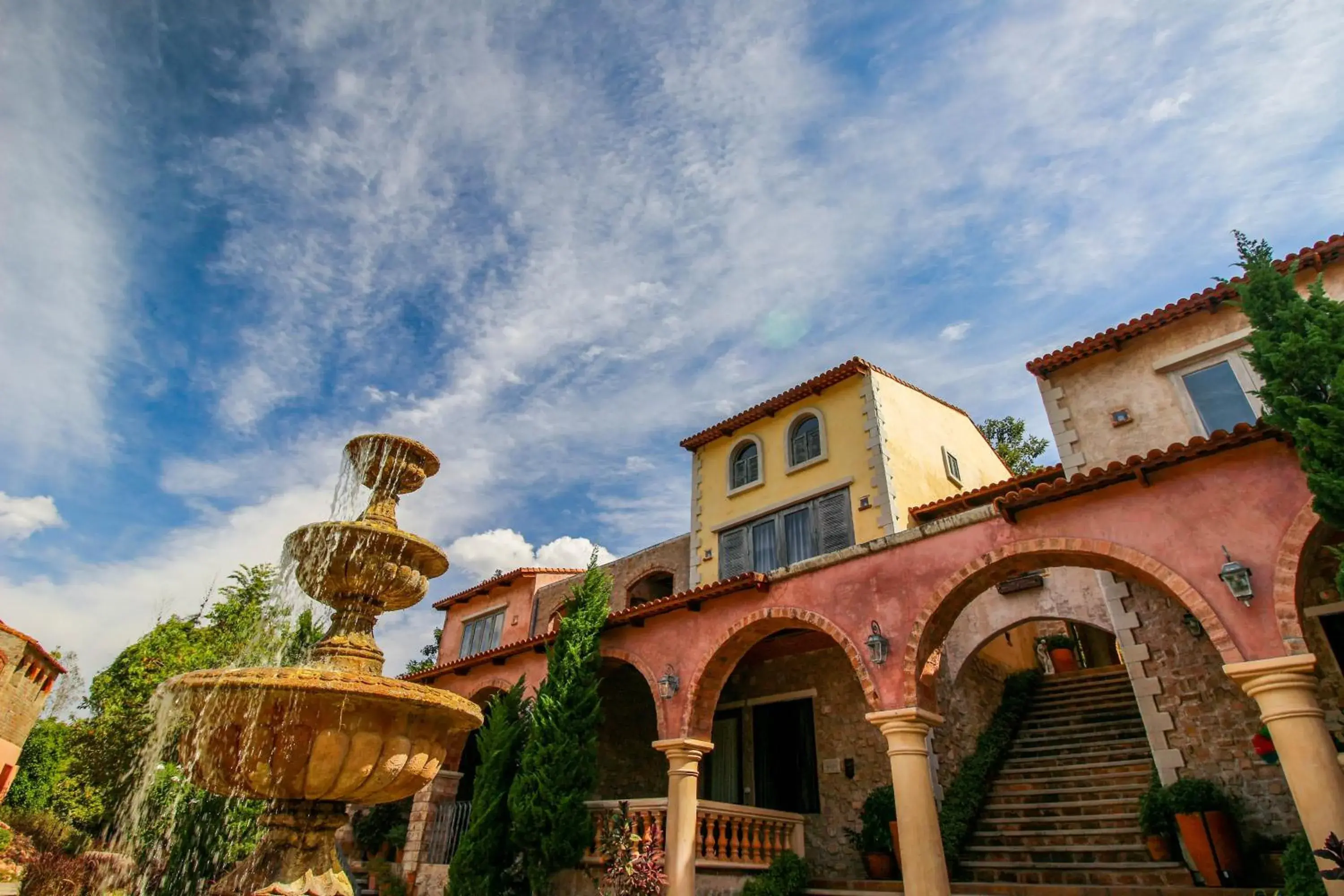 Property building in La Toscana Property building in La Toscana