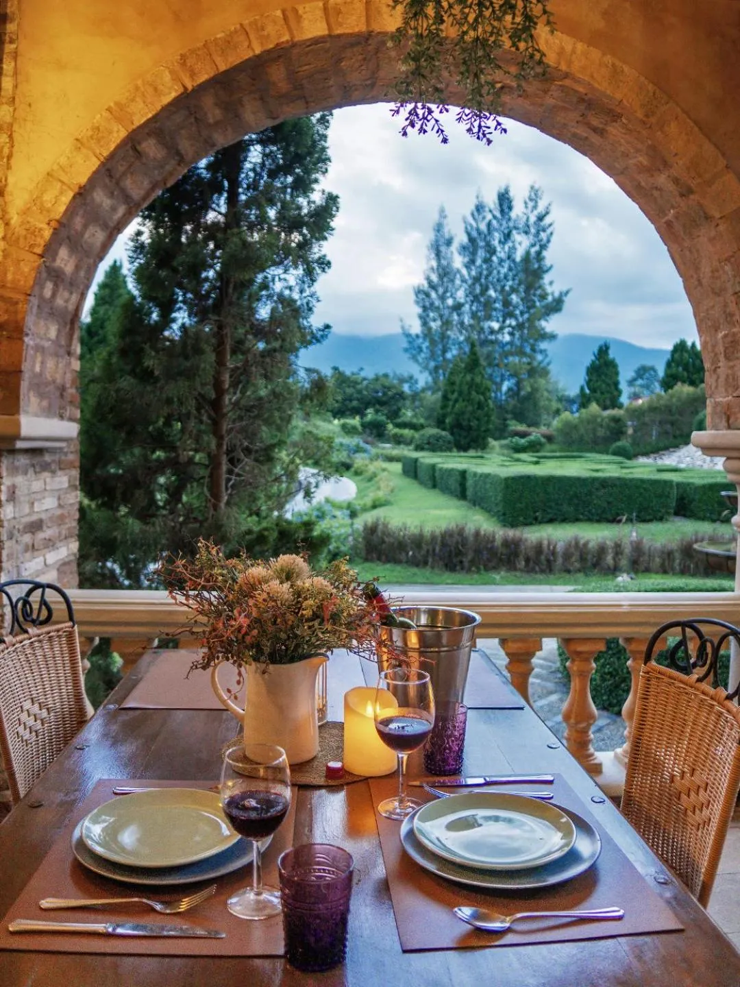 Dining area in La Toscana