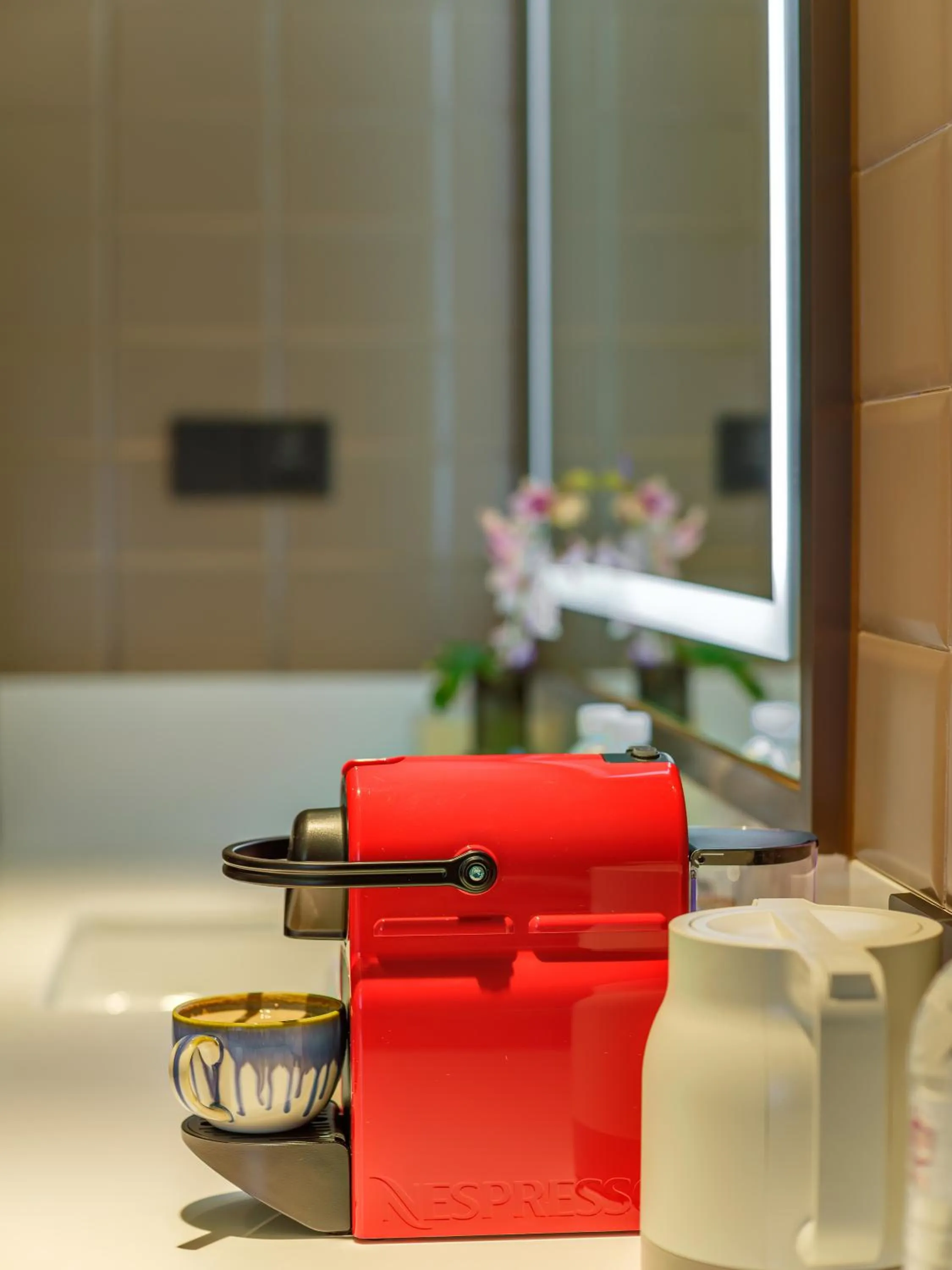 Coffee/tea facilities in Donghu Collection Hotel