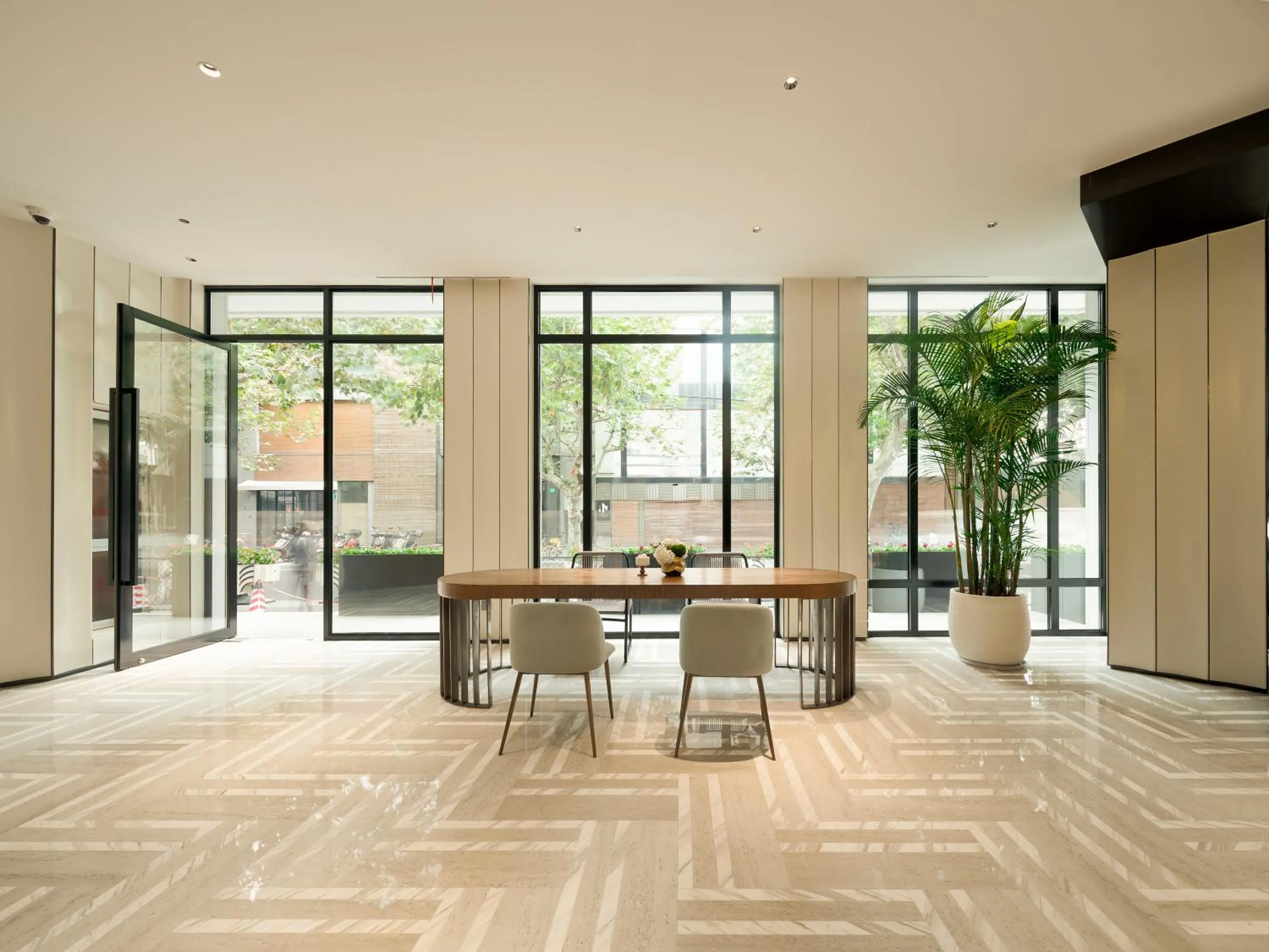 Seating area in Donghu Collection Hotel