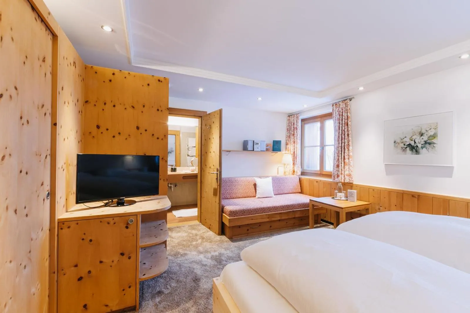 Photo of the whole room, Bed in Hotel Aurora