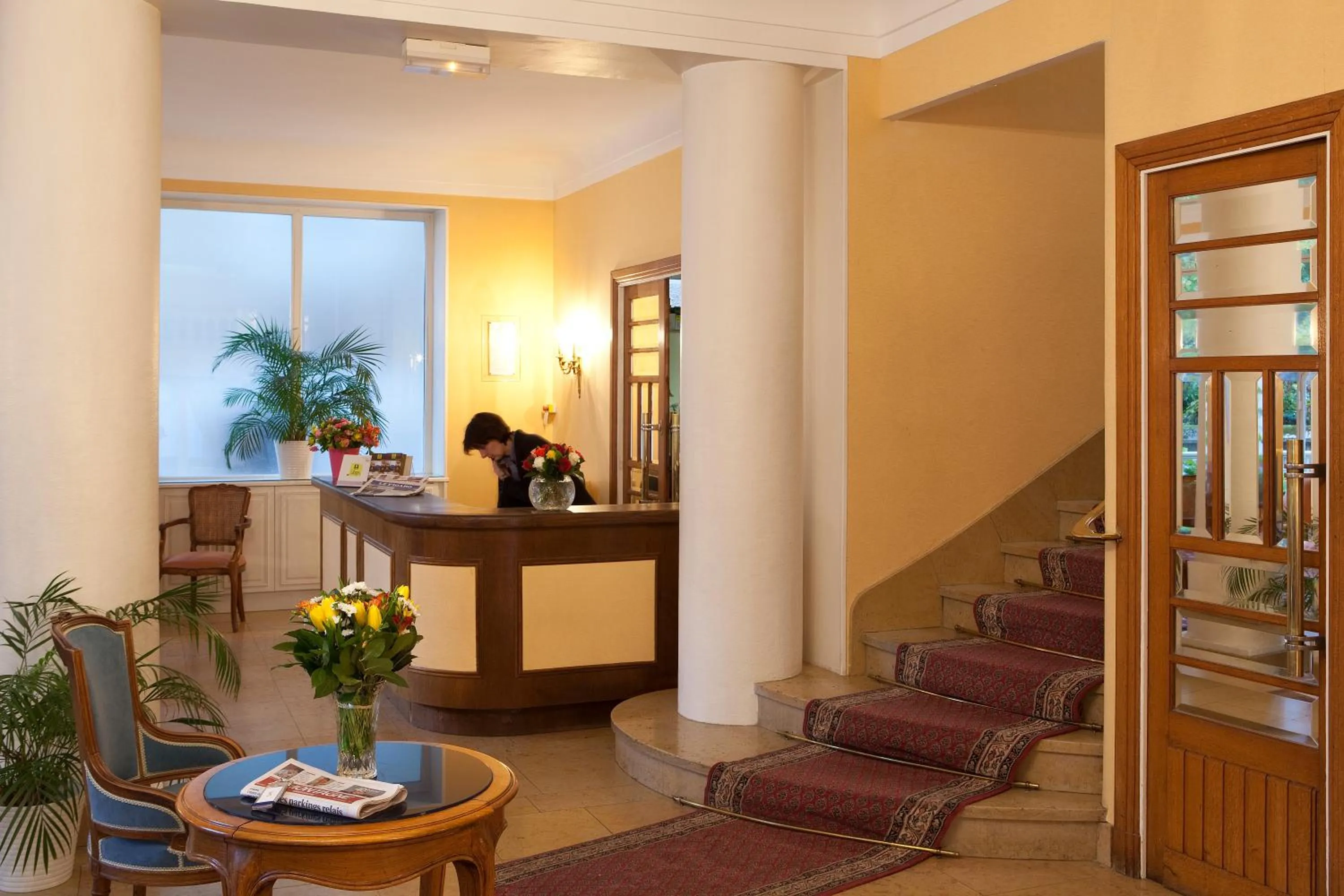 Lobby or reception in Logis Hotel Royal Saint-Mart