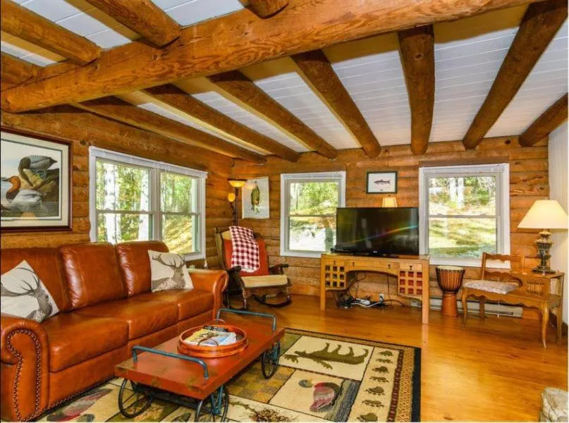 TV and multimedia in Eagle's Rest Lodge