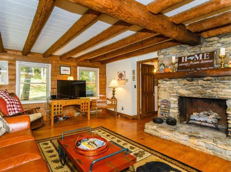 TV and multimedia in Eagle's Rest Lodge