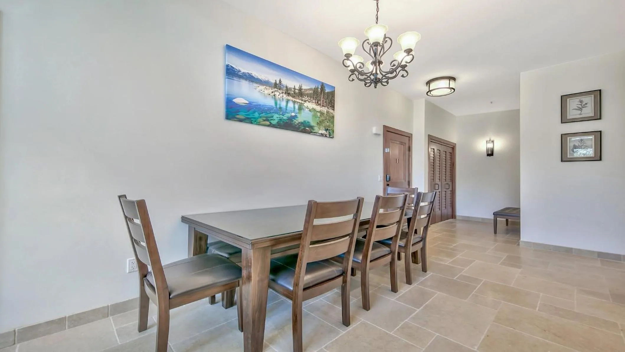 Dining area in Zalanta