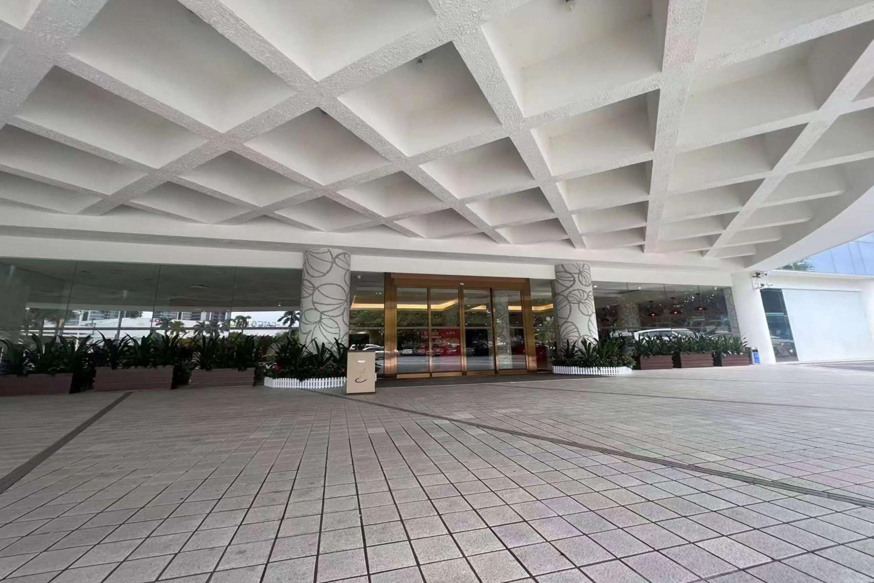 Property building in Days Inn Guangzhou