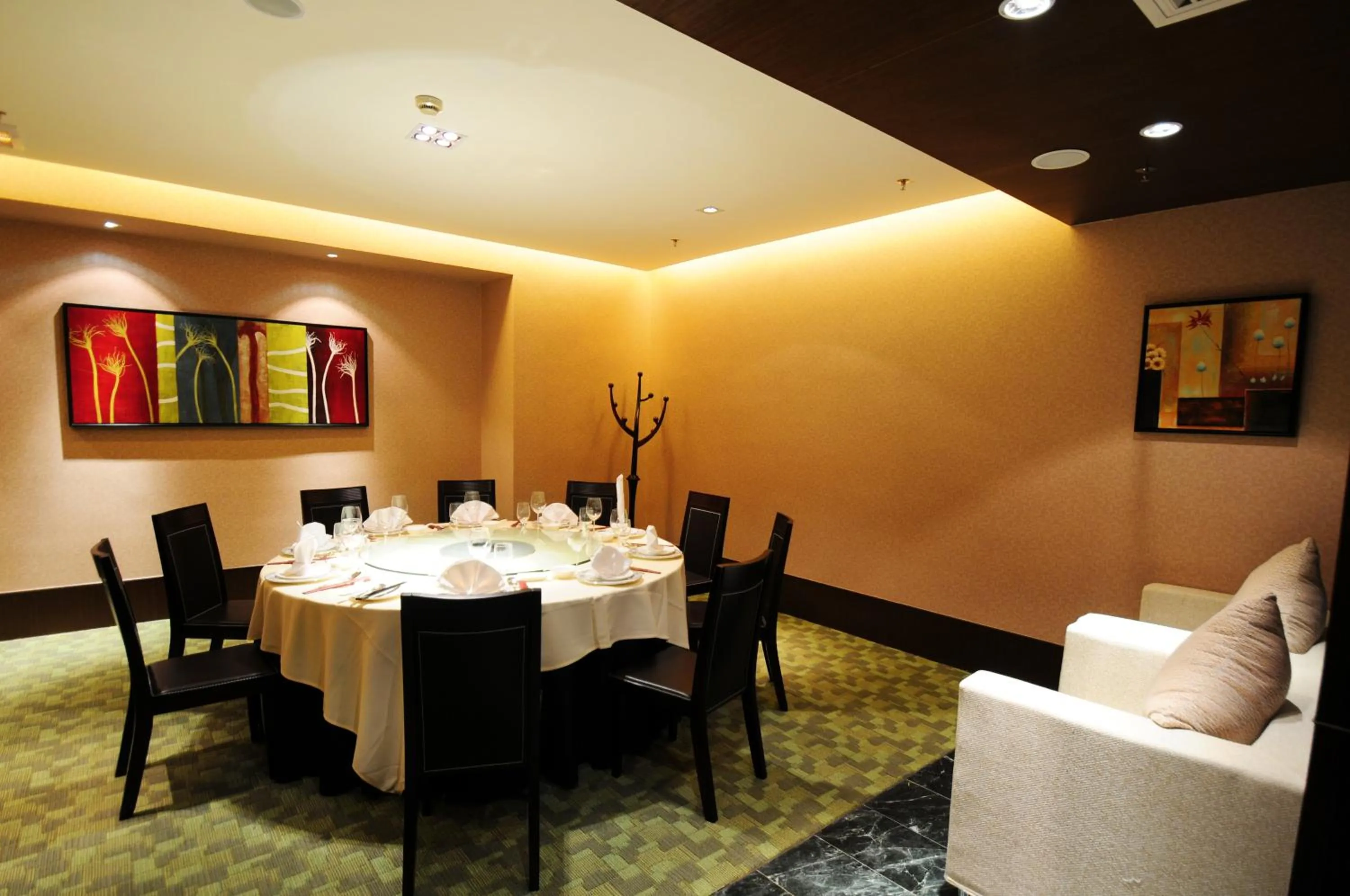 Restaurant/places to eat in Days Inn Guangzhou