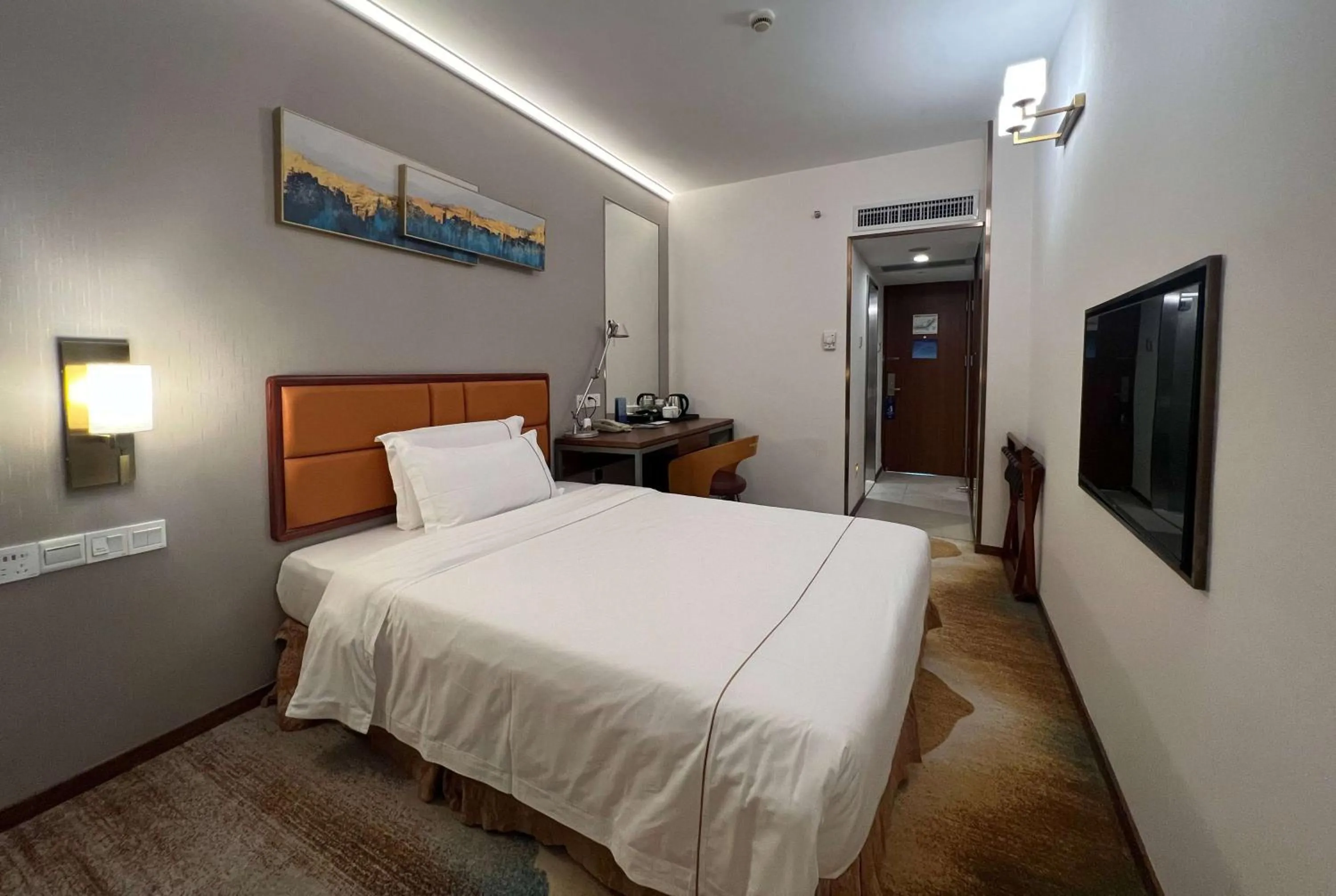 Photo of the whole room, Bed in Days Inn Guangzhou