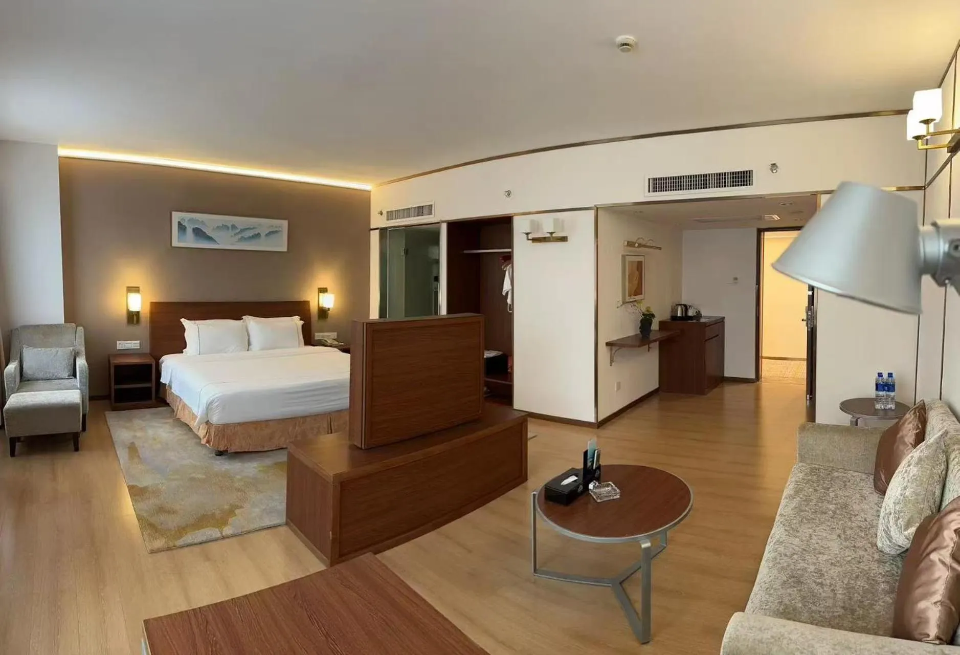 Photo of the whole room, Bed in Days Inn Guangzhou