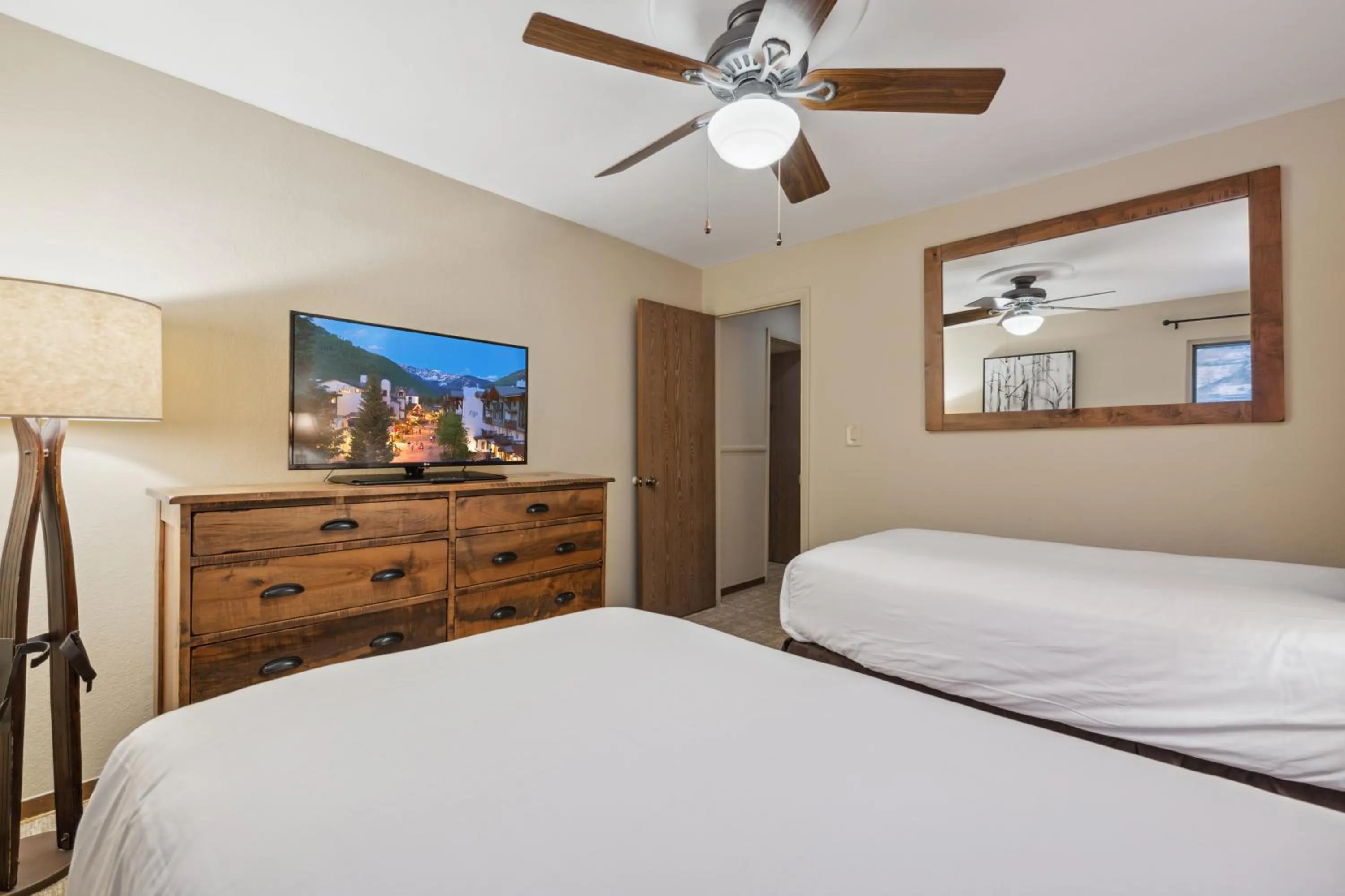 Bed in Eagle Point Resort