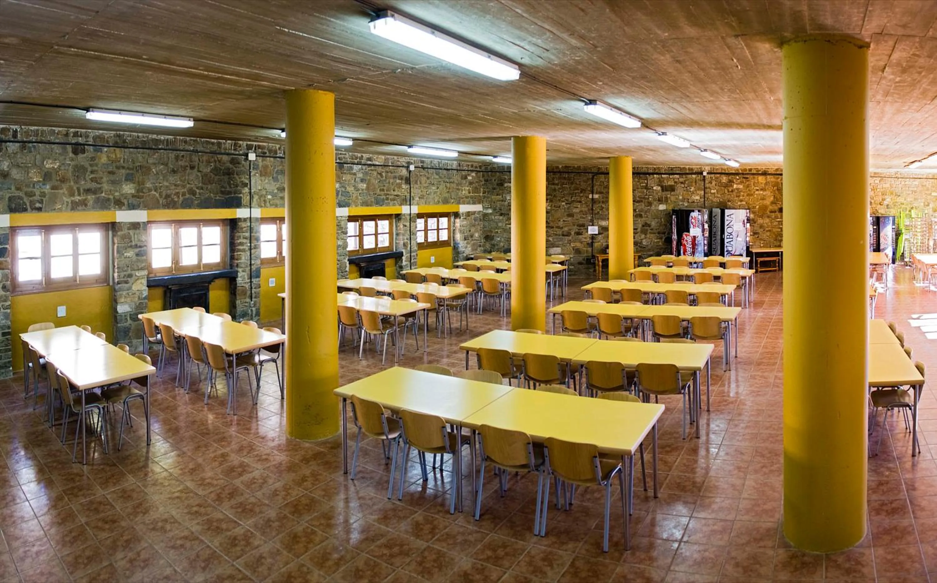 Restaurant/places to eat in Albergue Inturjoven Cortes De La Frontera