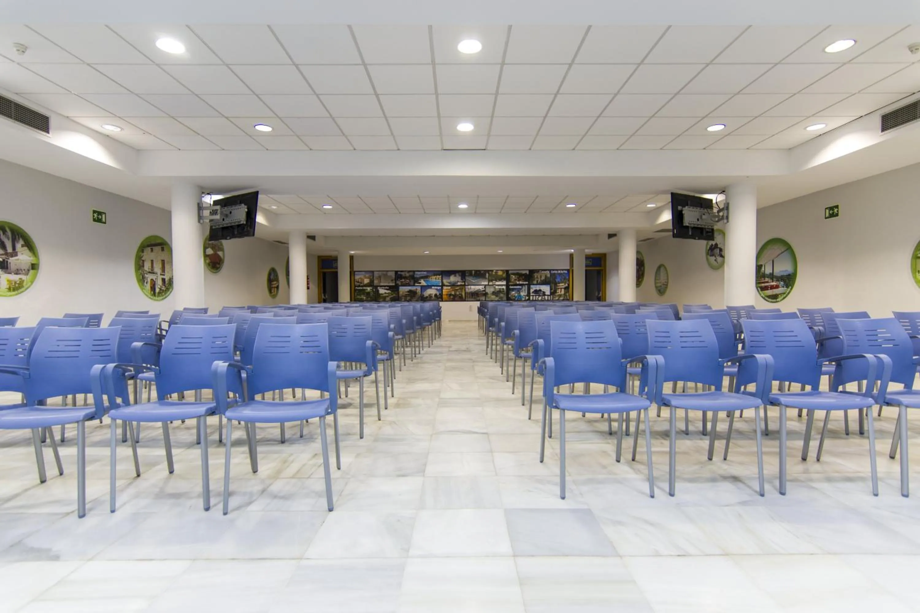 Meeting/conference room in Albergue Inturjoven Sevilla