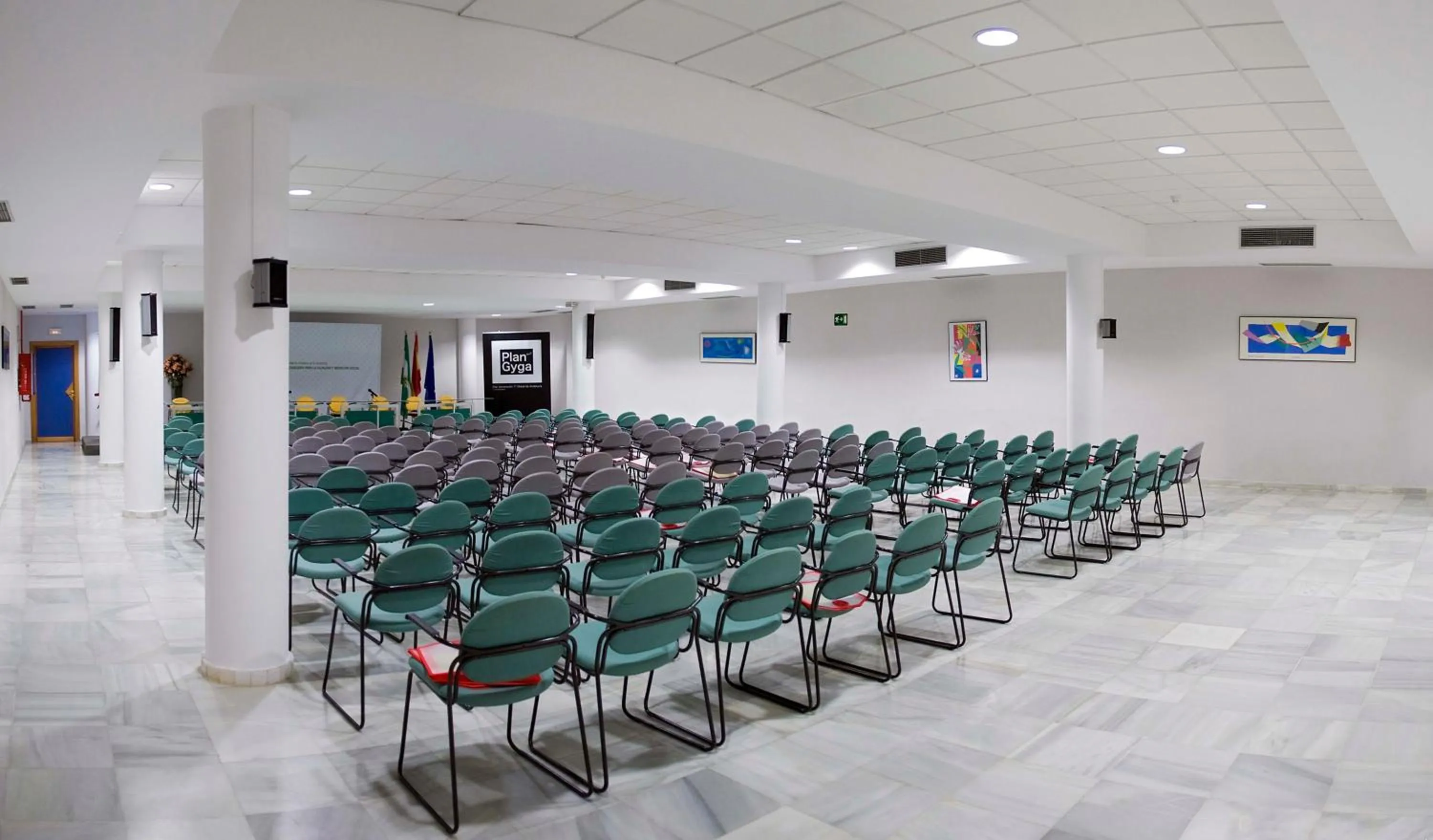 Business facilities in Albergue Inturjoven Sevilla