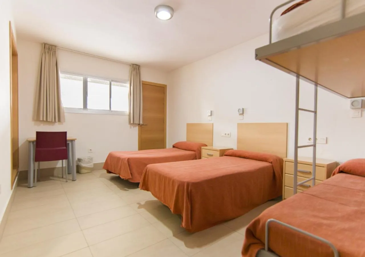 Bedroom, Bed in Albergue Inturjoven Sevilla