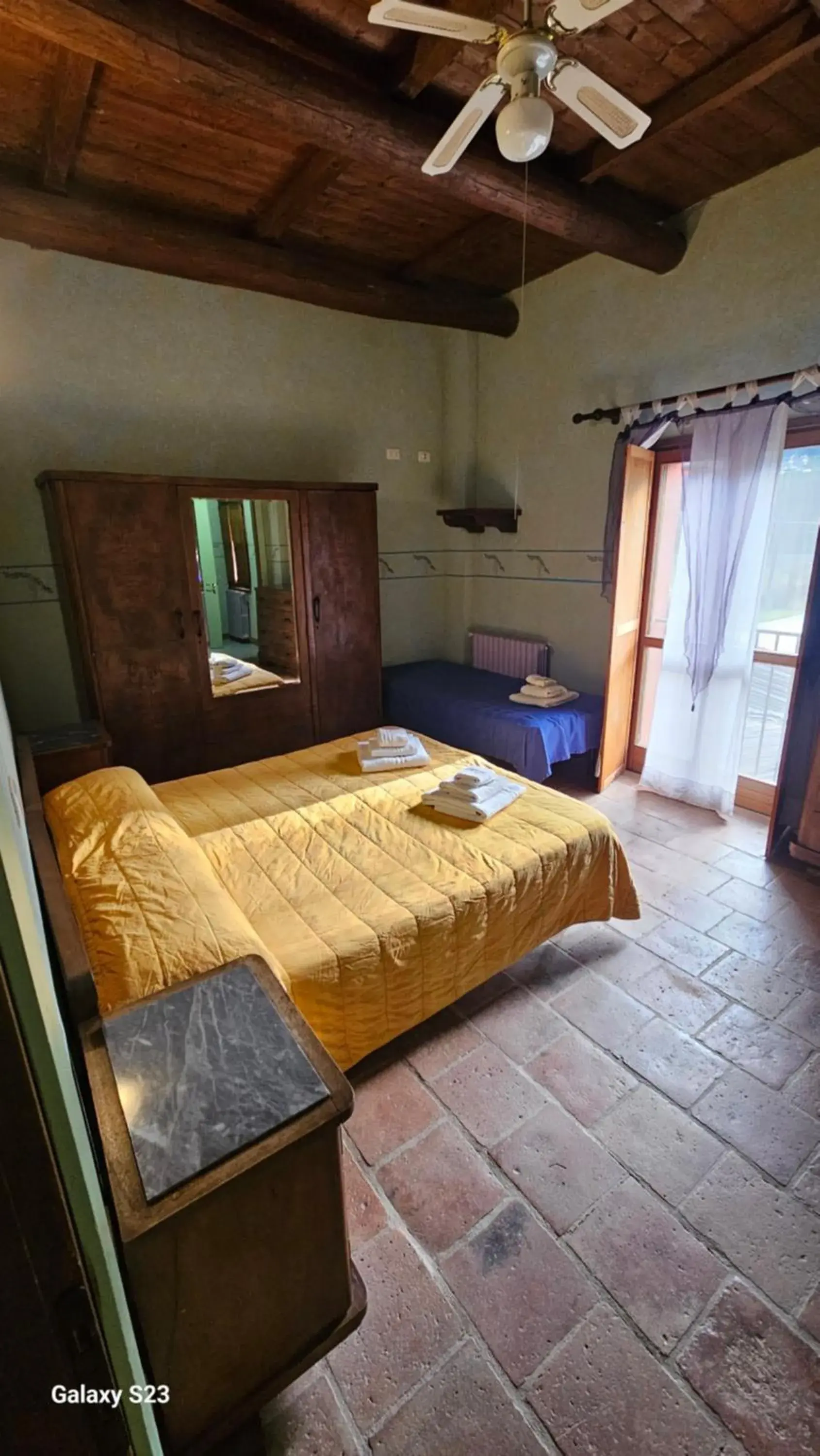 Triple Room in Agriturismo La.Ti.Mi.Da. Triple Room in Agriturismo La.Ti.Mi.Da.