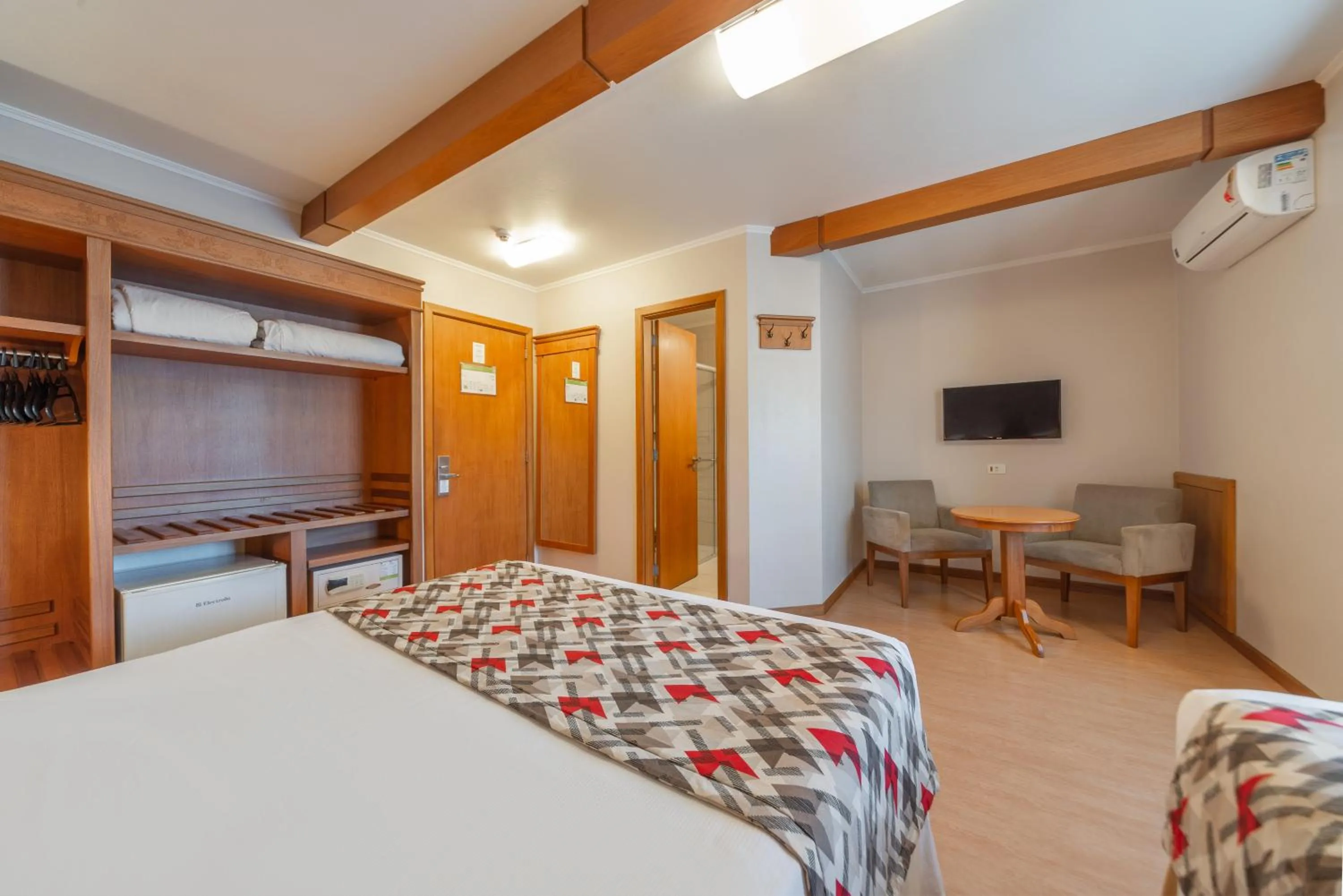 Photo of the whole room, Bed in Hotel Laghetto Premio